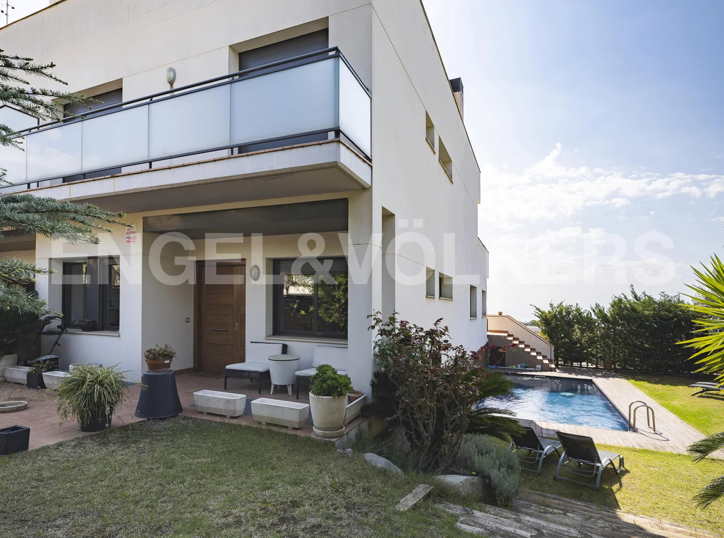 Villa with three winds in Mataró with sea views
