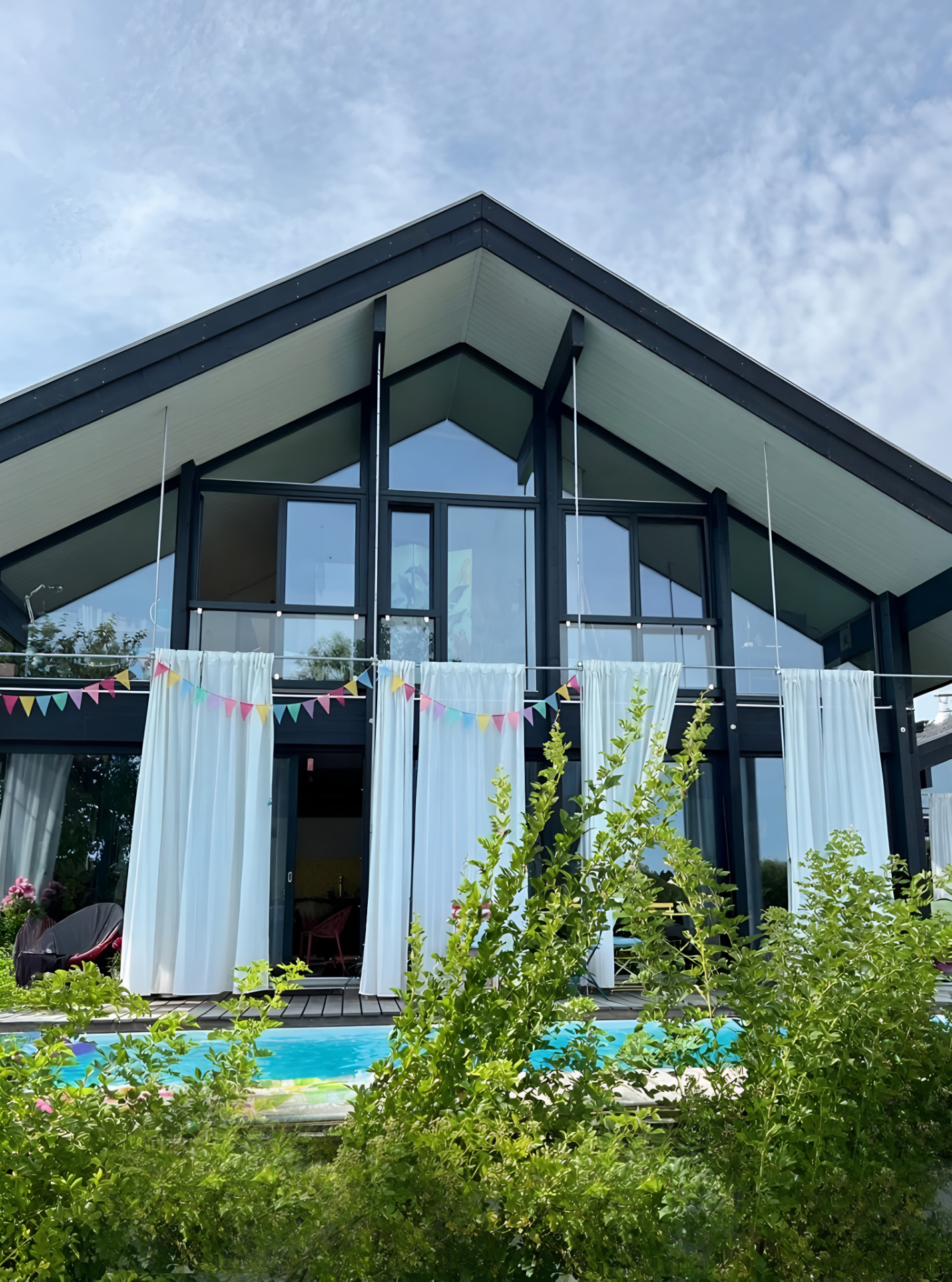 Designliebhaber aufgepasst : Architektenhaus für die große Familie plus separater Bungalow!