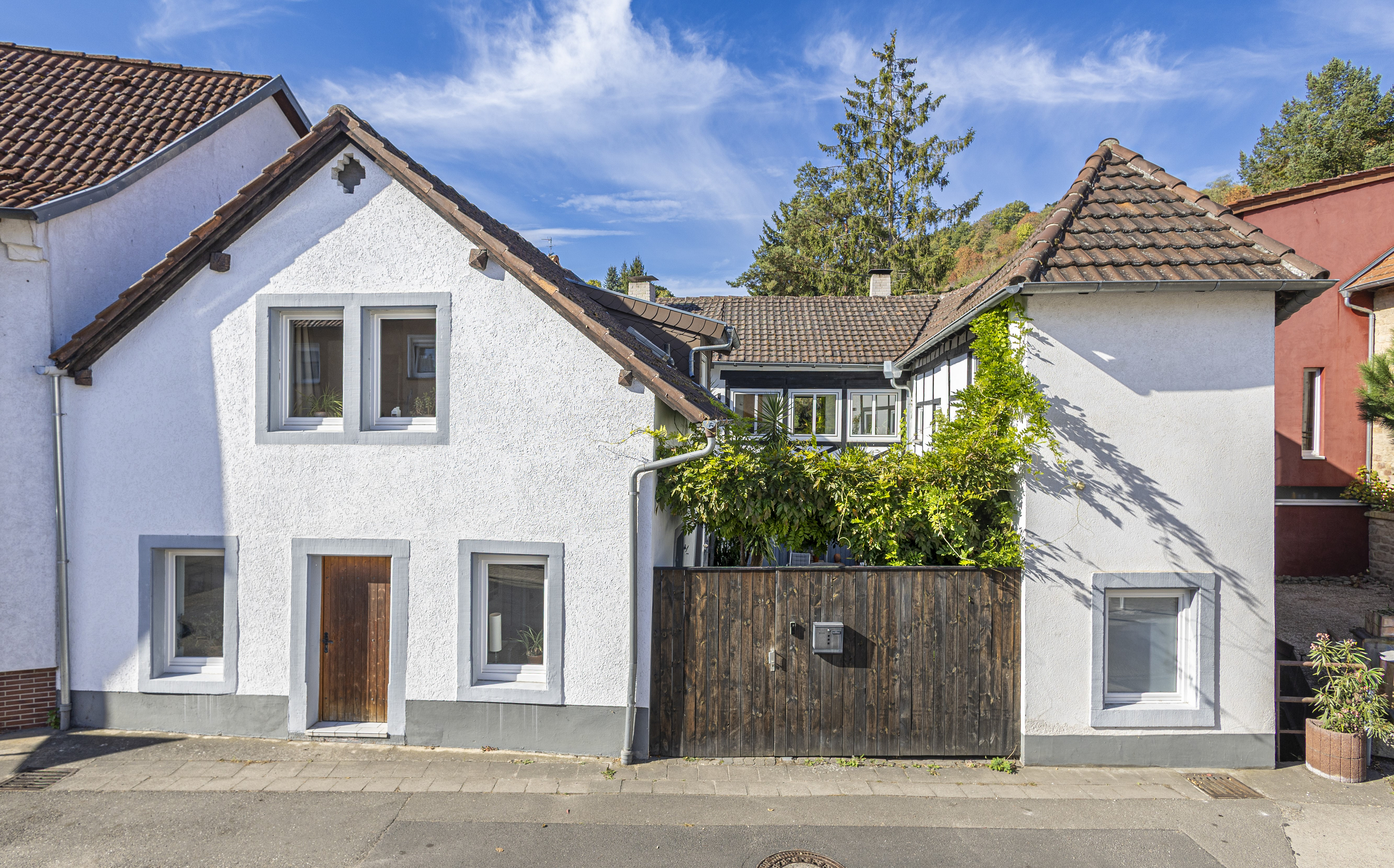 Modernisierter Hof mit besonderem Flair unterhalb der Wachtenburg!