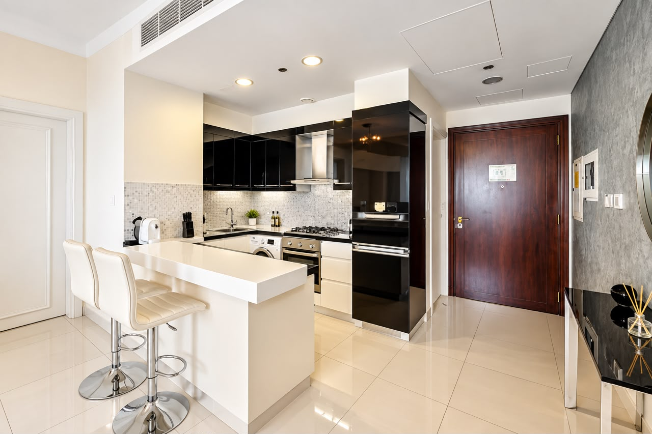 5 minutes to Dubai mall| Best price| Vacant