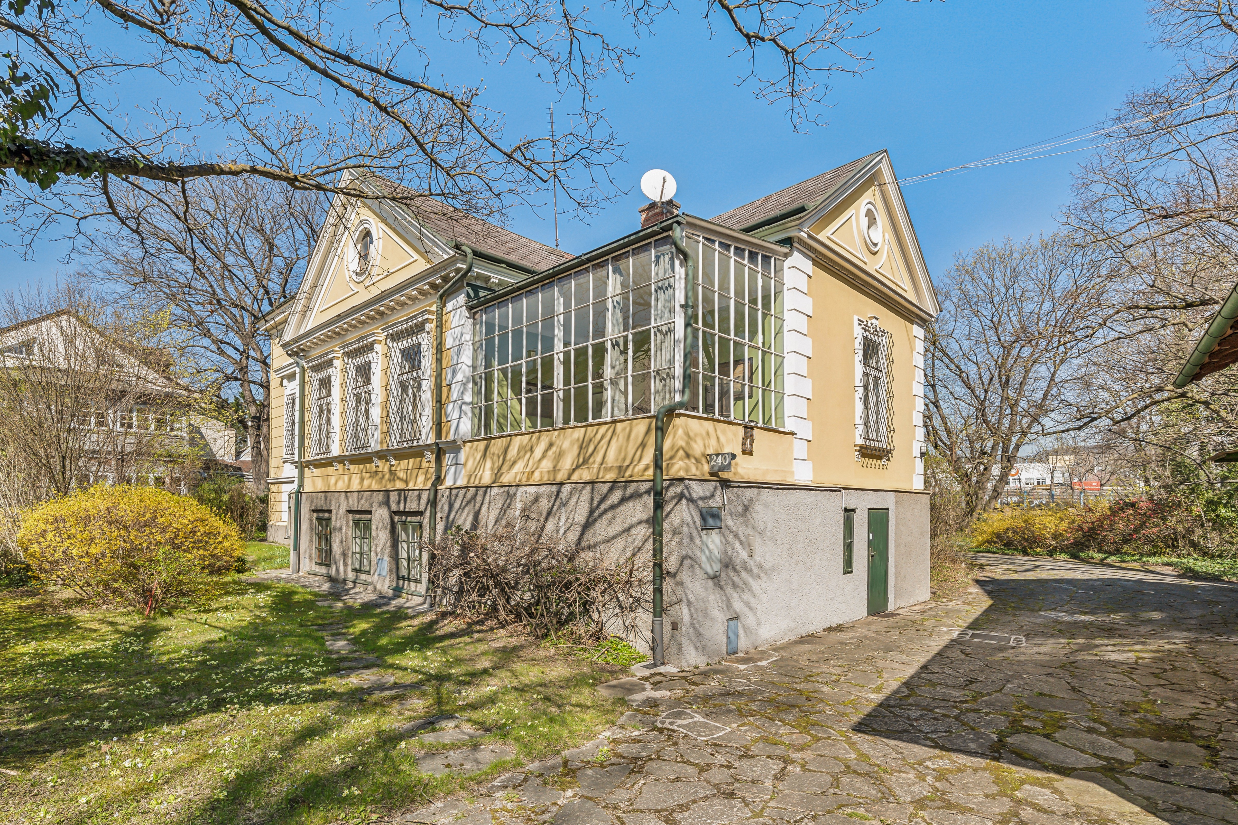 Historic villa with dreamlike property