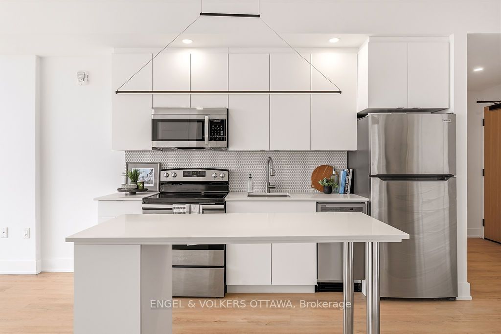 929 Richmond Road 1206 Woodroffe ON, K2B 6R1