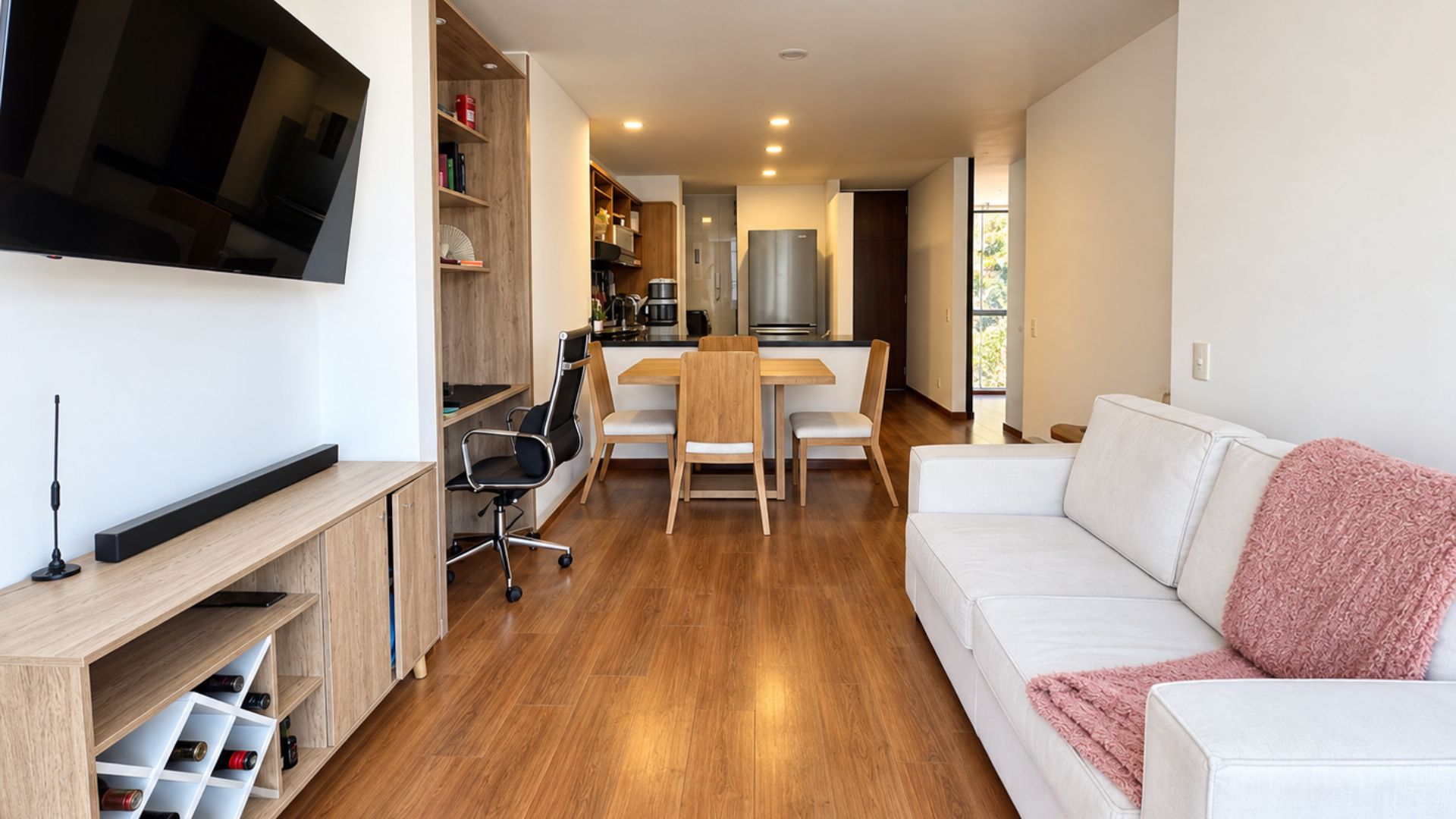 Apartamento con balcón para venta en Santa Paula