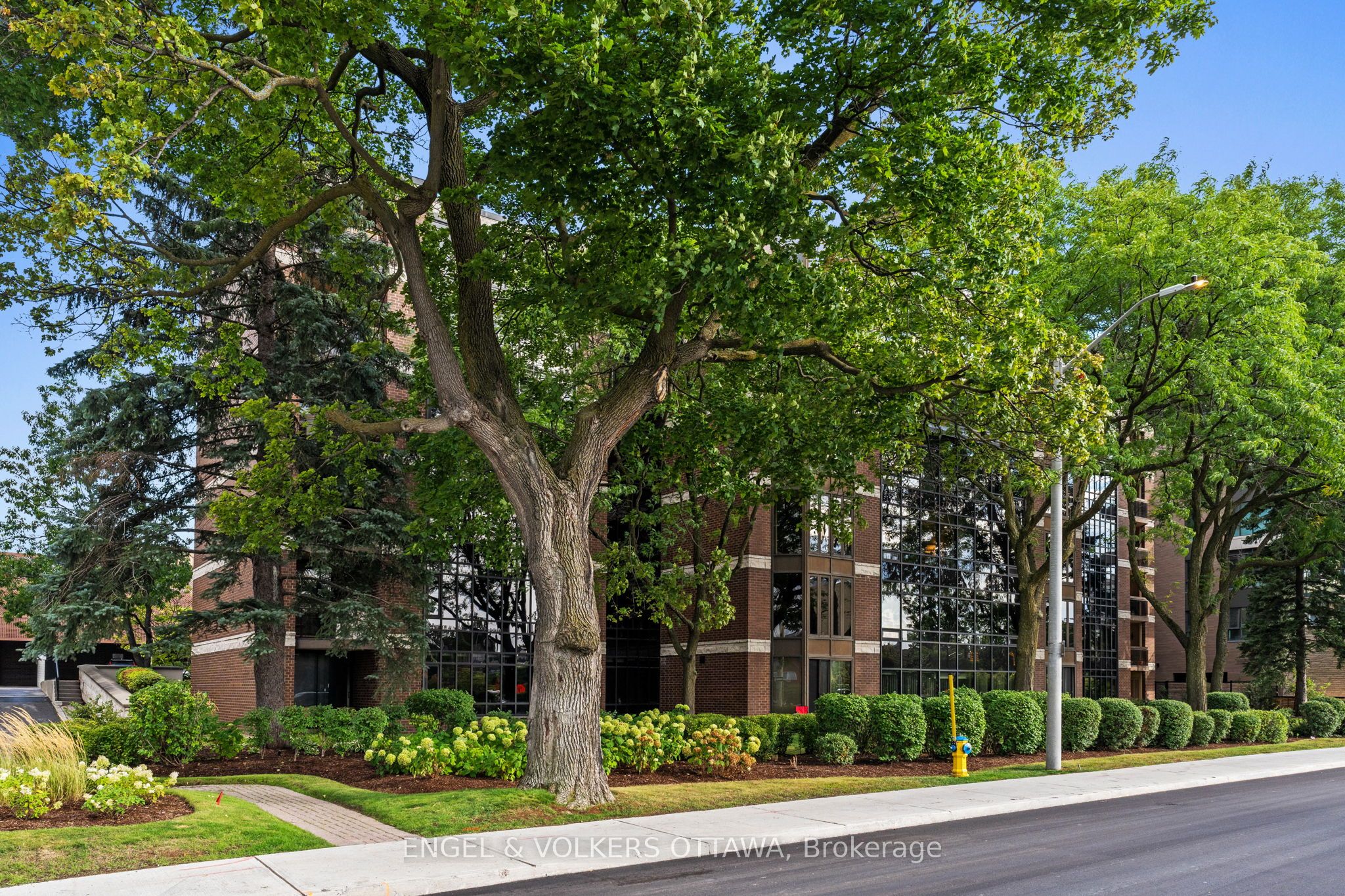 3,000+ Sq.Ft. Residence With Views of the Rideau Canal