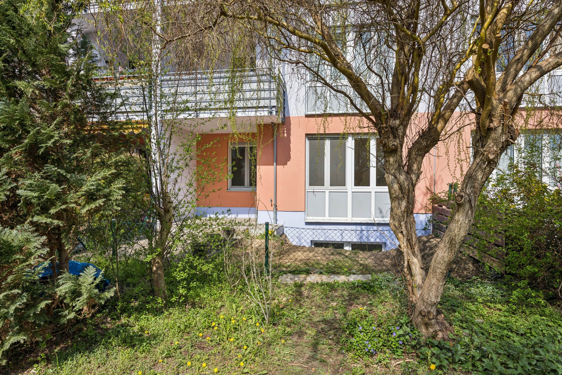 Sonne, Garten und viel Platz - Große Wohnung mit extra hellem Hobbyraum