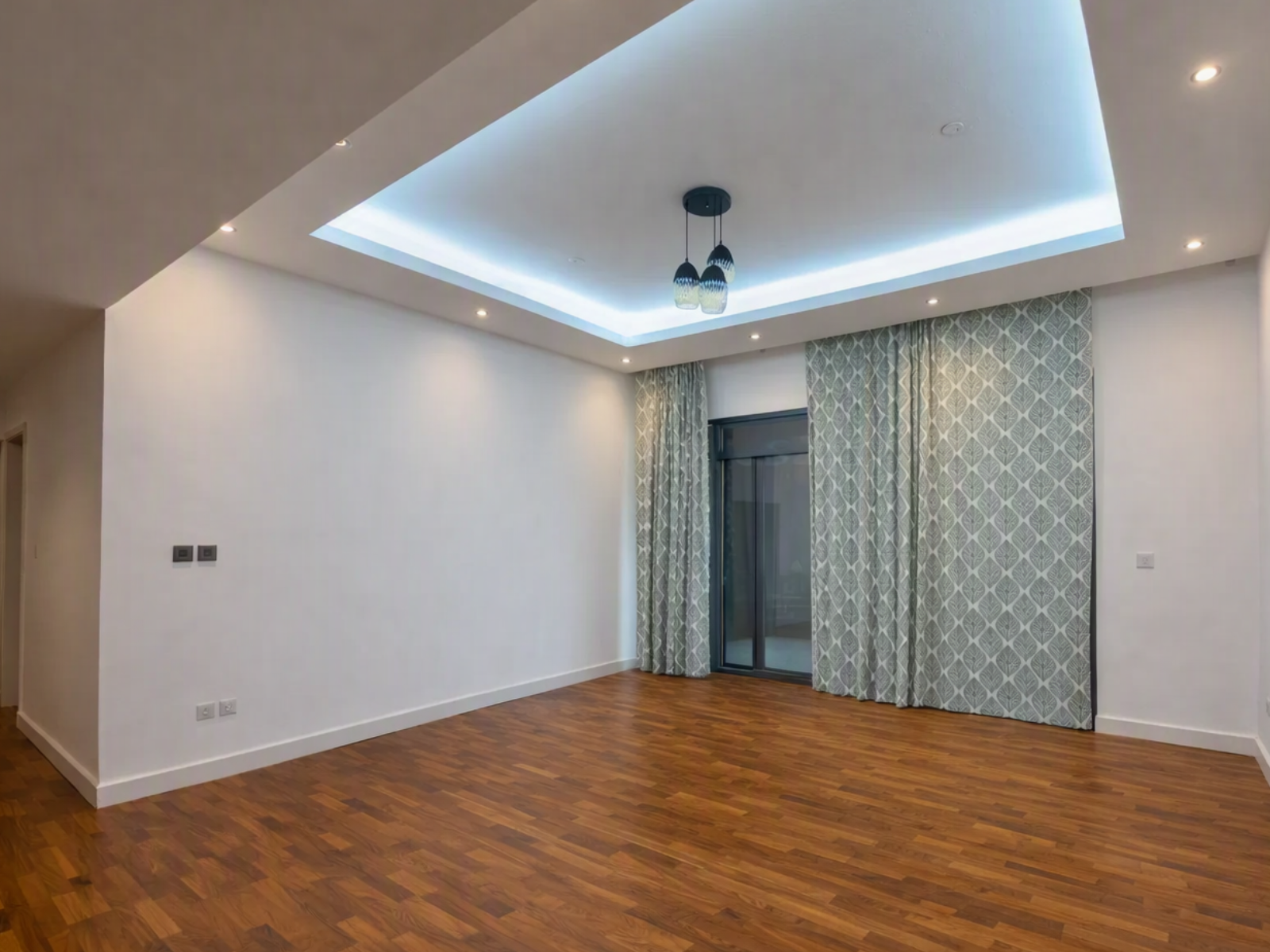 Upgraded | Chiller-free | Lower Floor