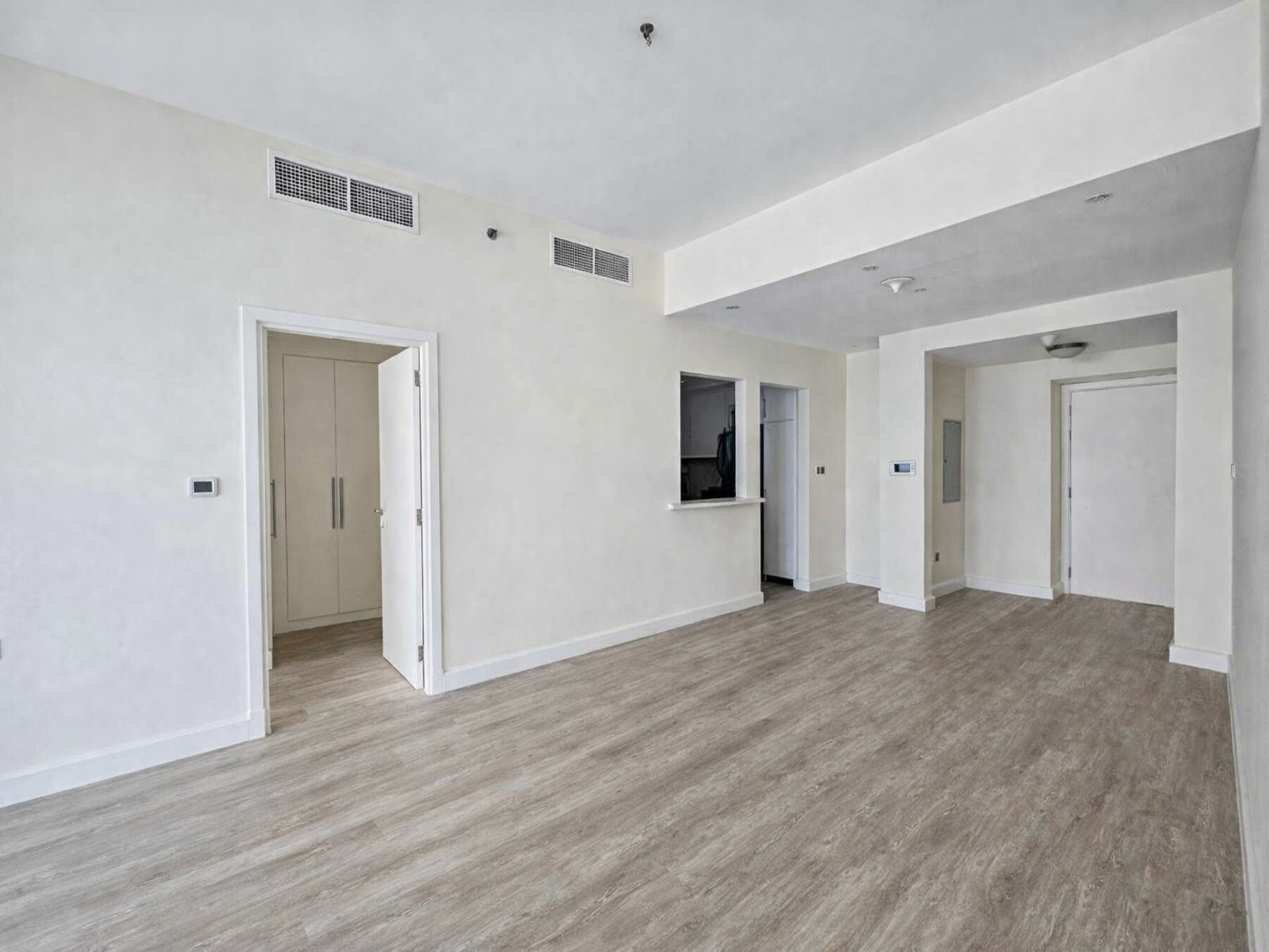 Unfurnished | Upgraded Interiors | Sky Lounge