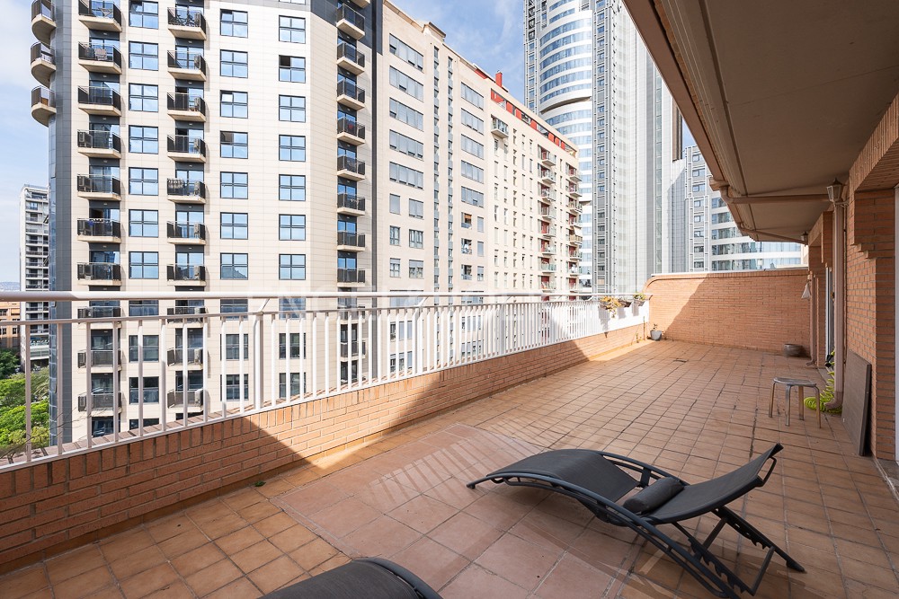 Penthouse with terrace in Benicalap for 11 months from 15 september
