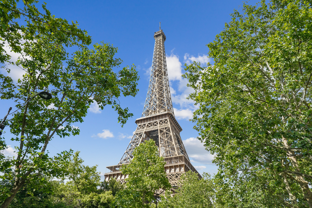 Champ de Mars - Appartement familial - Terrasse avec vue directe sur la tour Eiffel