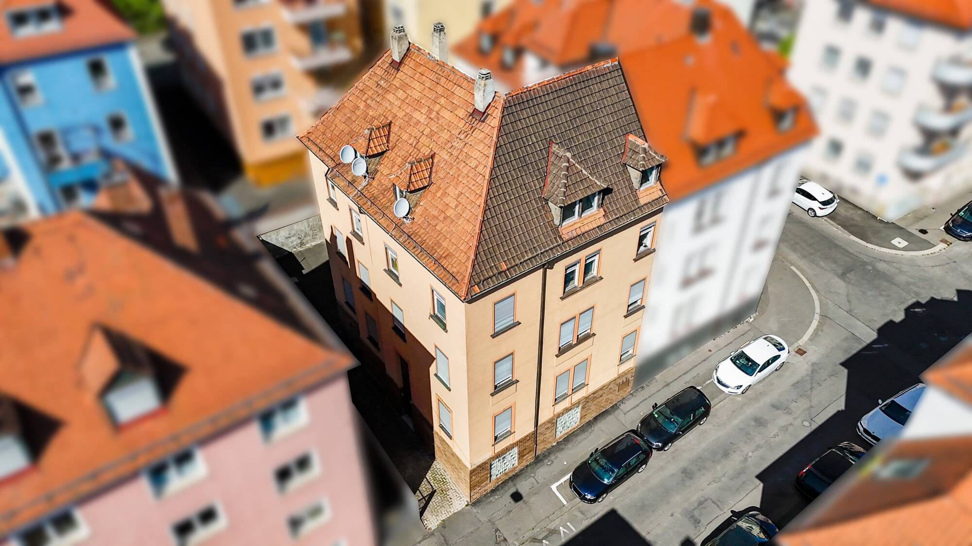 Unvermieteter Rohdiamant in begehrter Wohnlage von Würzburg.