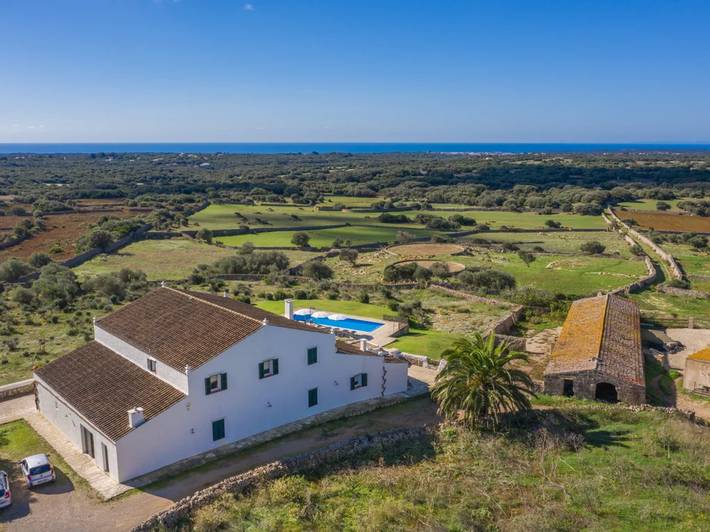 Holiday rental - Impressive farm with large pool and sea views in Alaior, Menorca