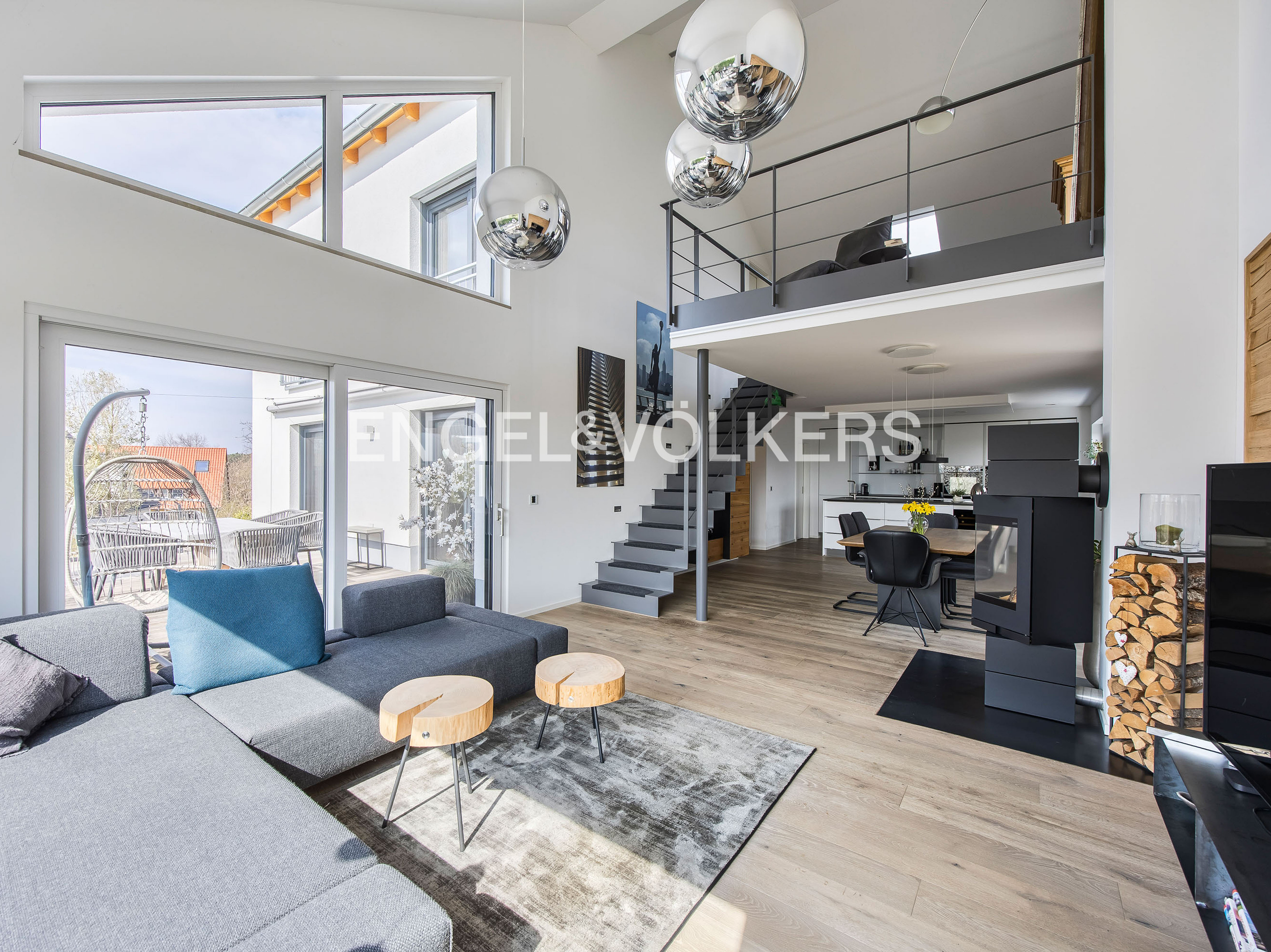 Exklusives, modernes Galeriehaus mit Weitblick