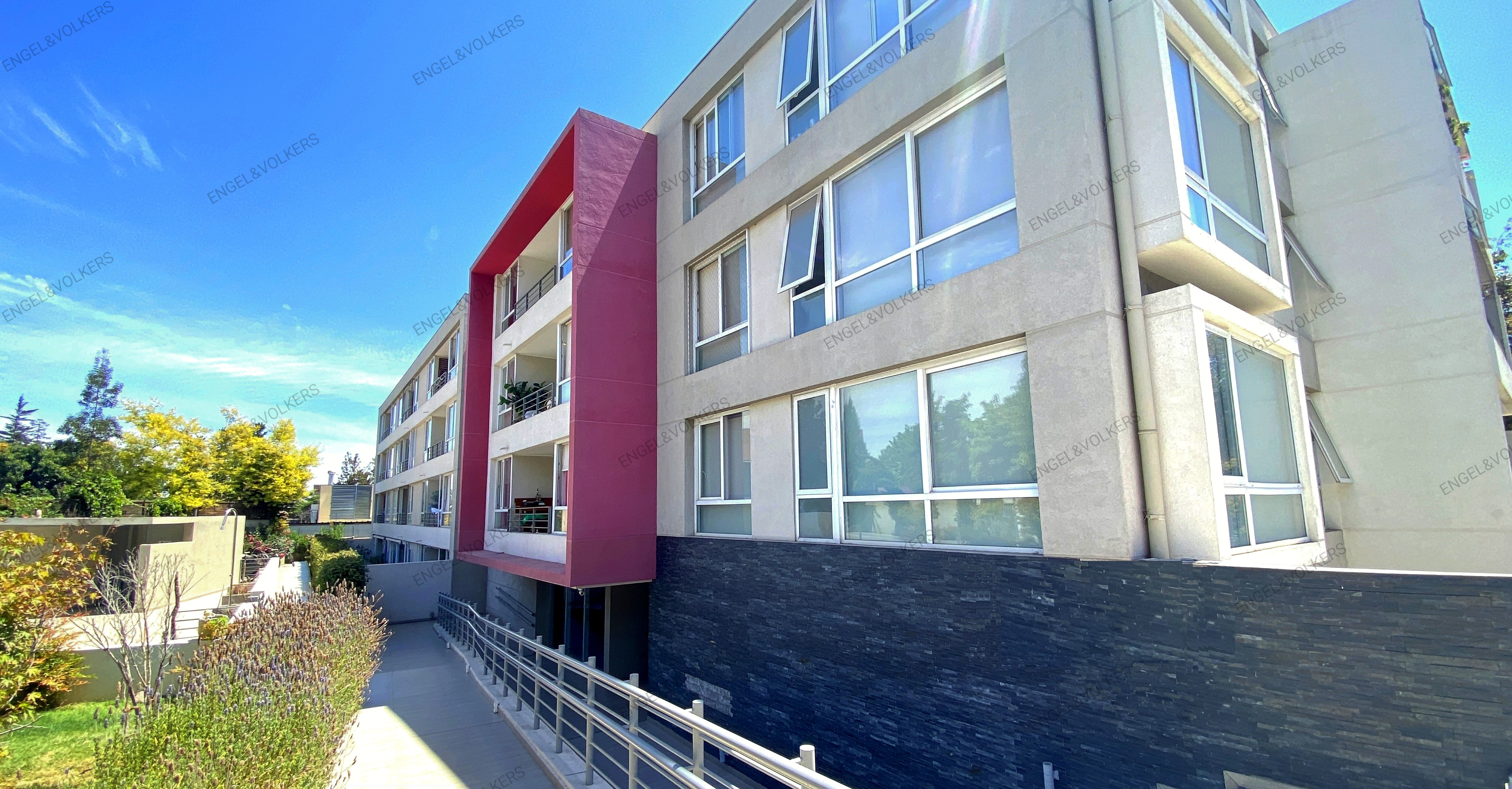Arriendo Estilo Mariposa 2D + 2B + Est. + Bod. / Orompello