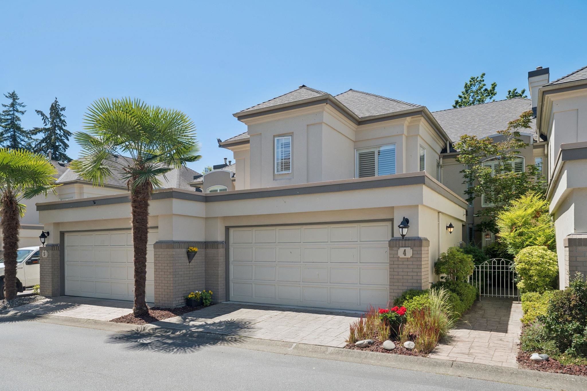Stunning 3-Bedroom + Den, 3 Bath Townhome at Royal Oaks!