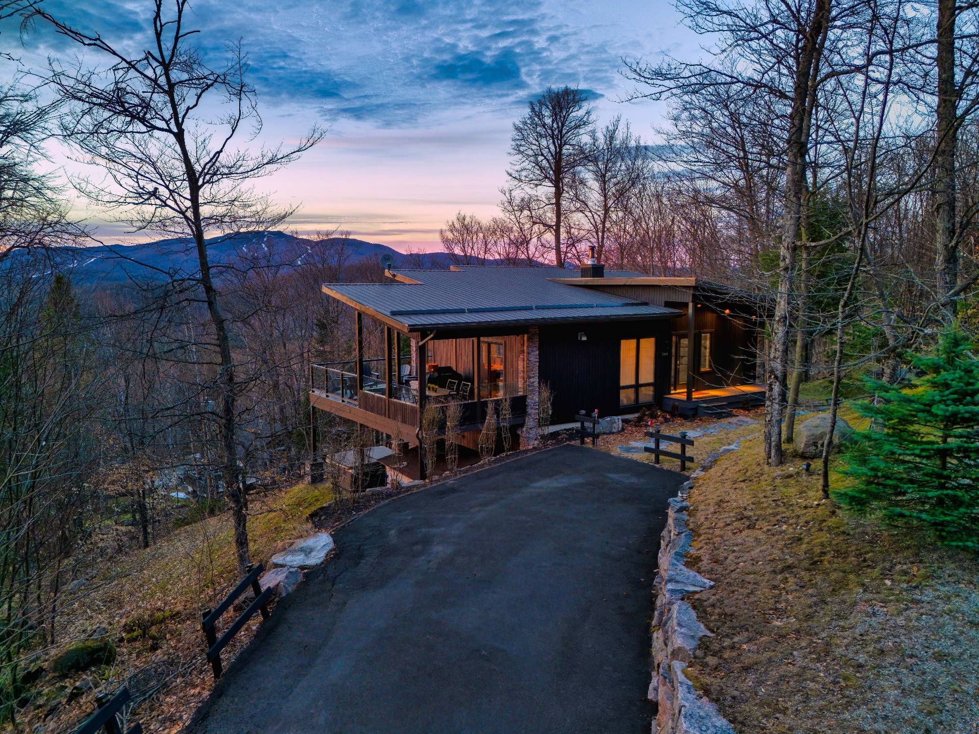 Stunning property with spectacular views!