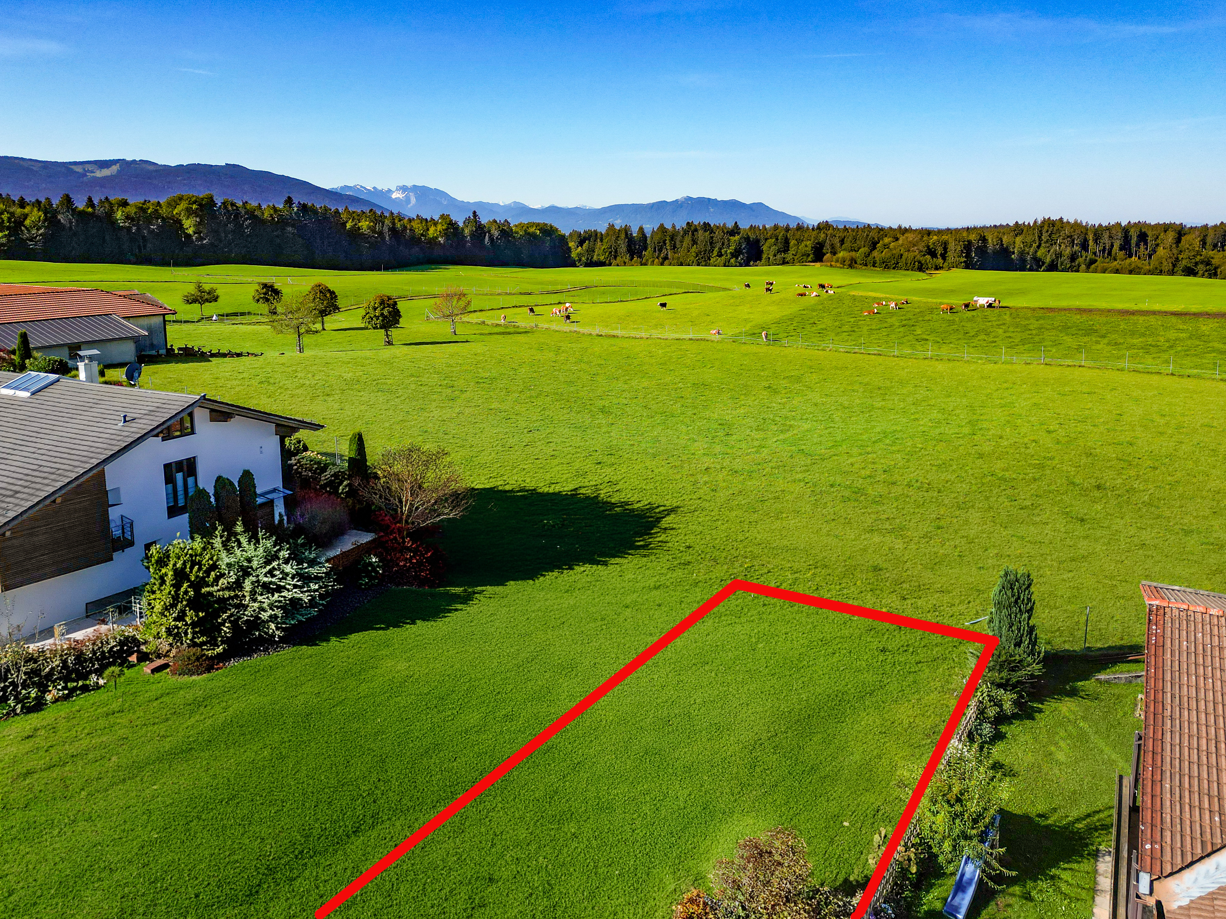 Mit weitläufigem Panoramablick: Baugrundstück für Doppelhaushälfte