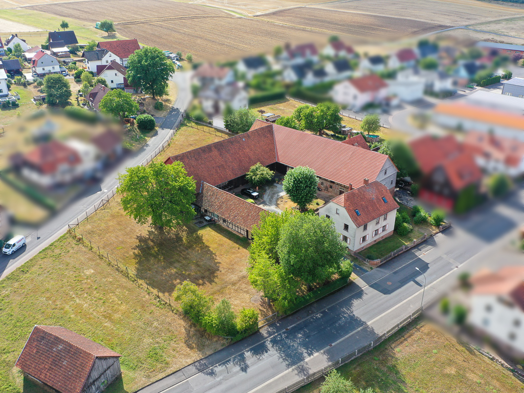 Exklusiver Vierseithof mit Pferdeglück & Raum für Visionen – Ein Anwesen, das begeistert.