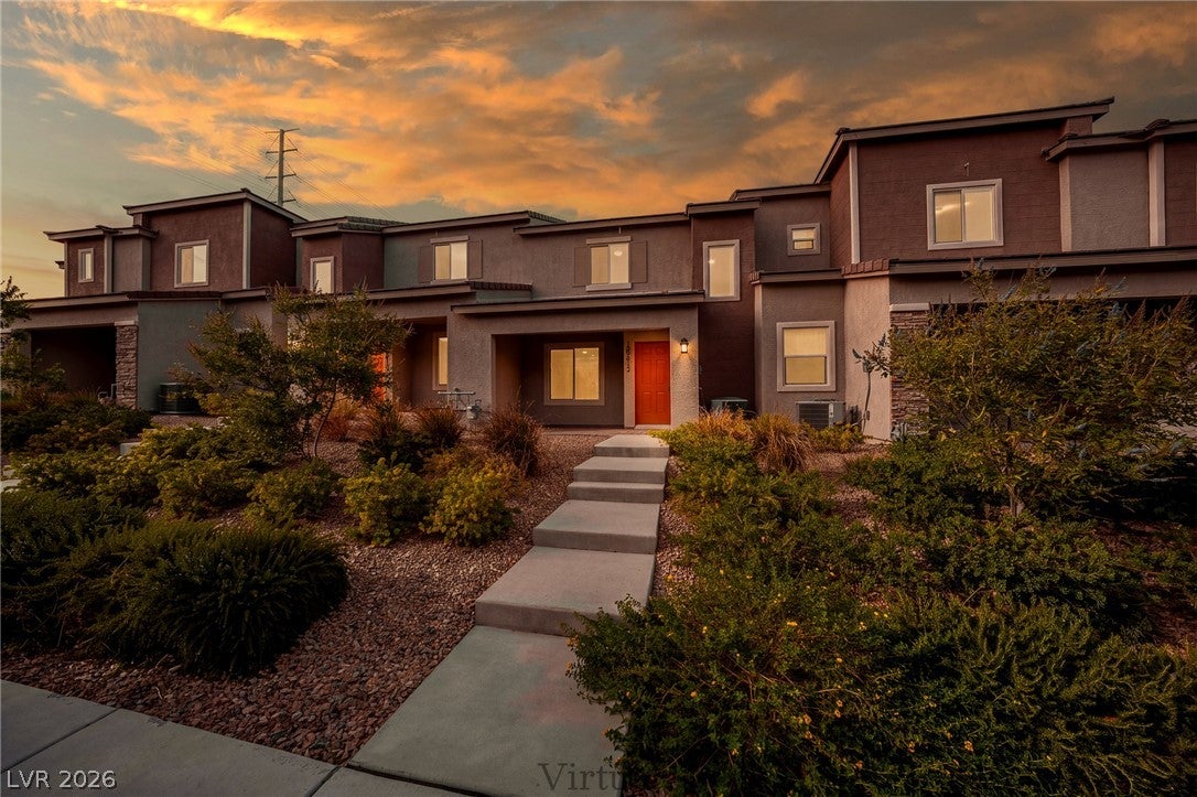 Your Perfect Vegas Townhome Awaits