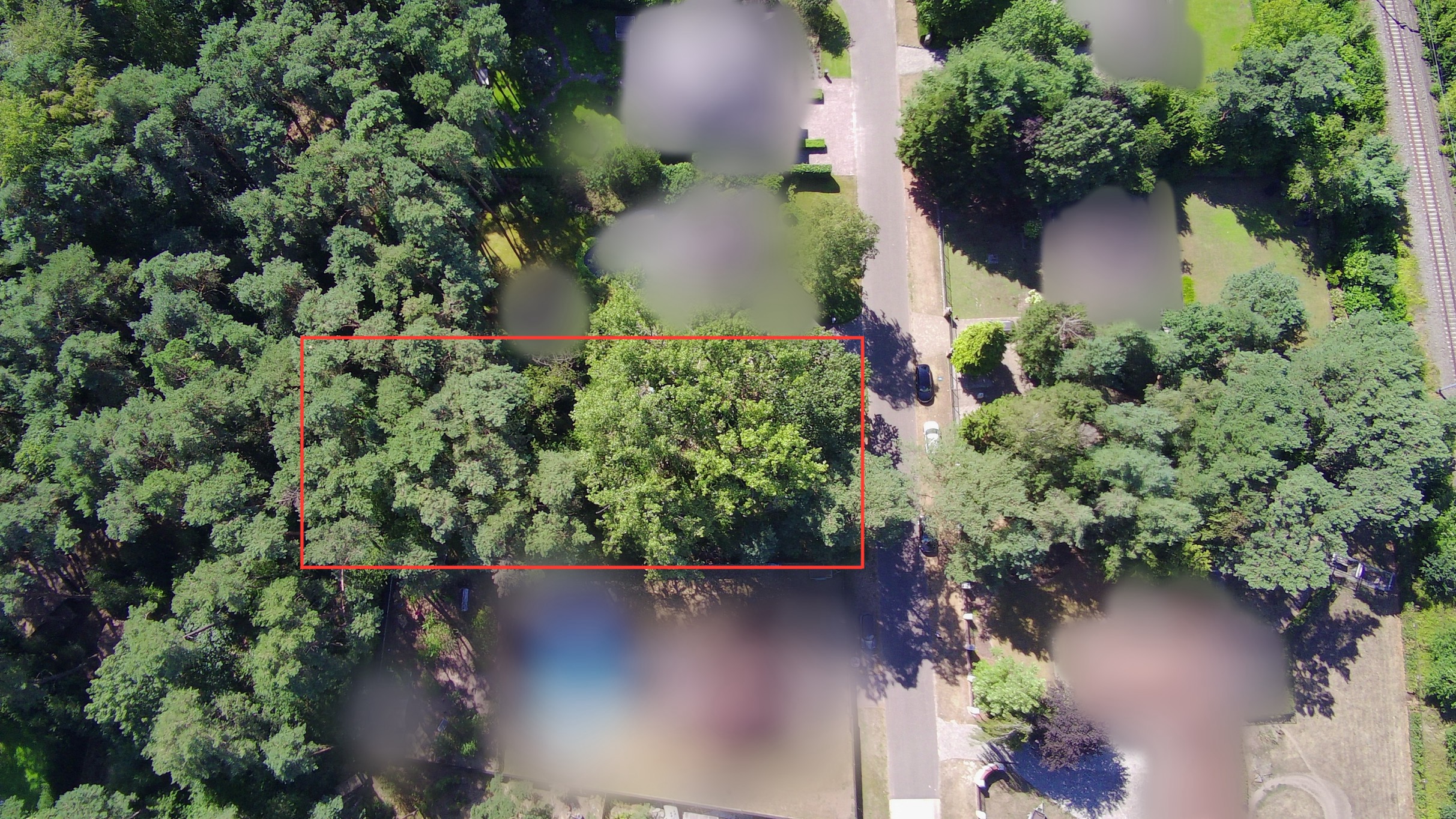 Spacious building plot of 1,365 m² with a street frontage of 25.4 metres in Mol