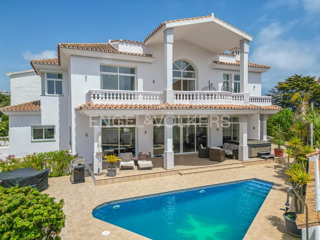 Wunderschöne Villa mit Meerblick an der Riviera del Sol