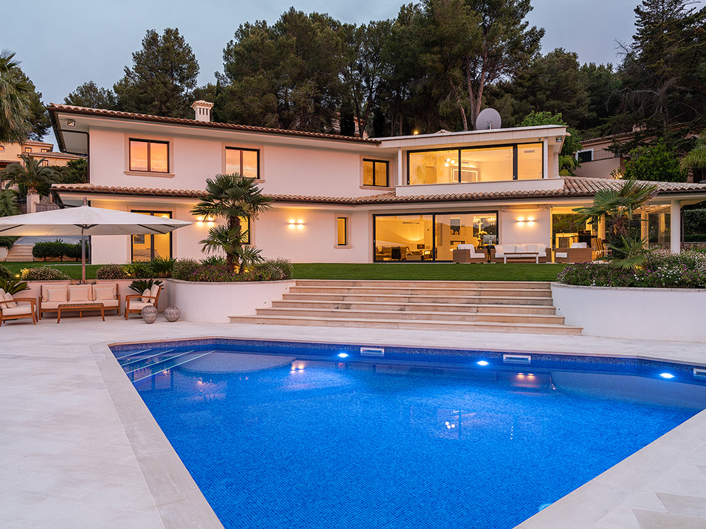 Beautiful villa on the golf course in Son Vida