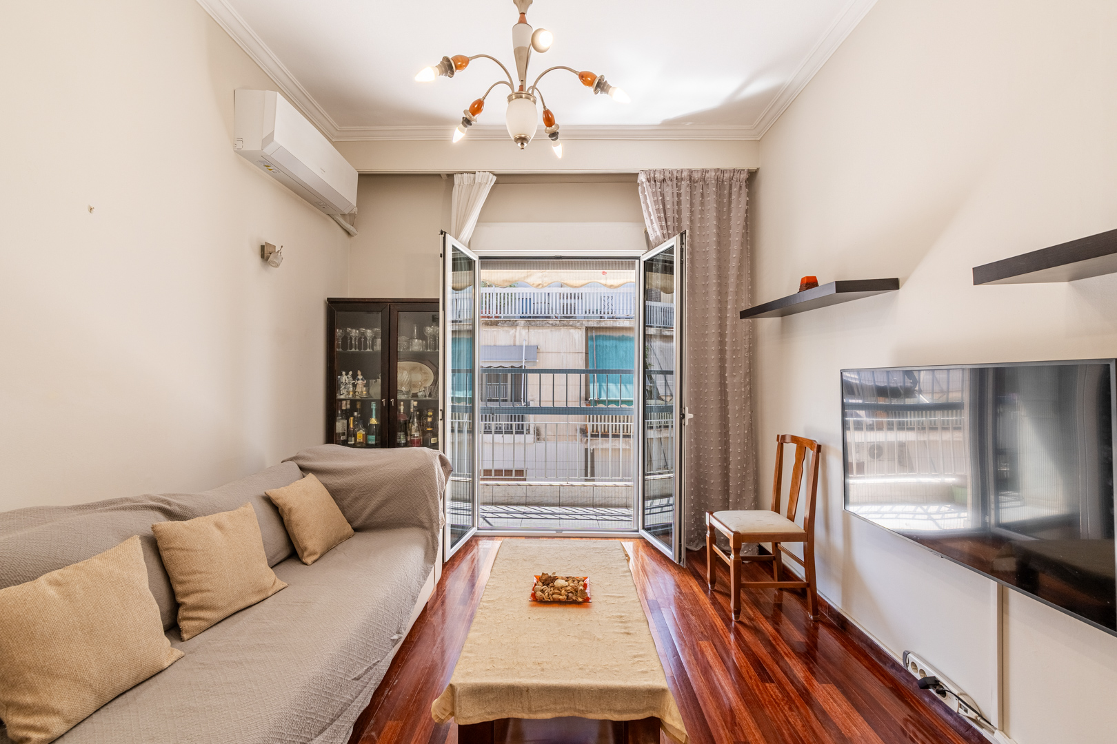 Bright & spacious 80m² 3rd-floor apartment in Pangrati's center