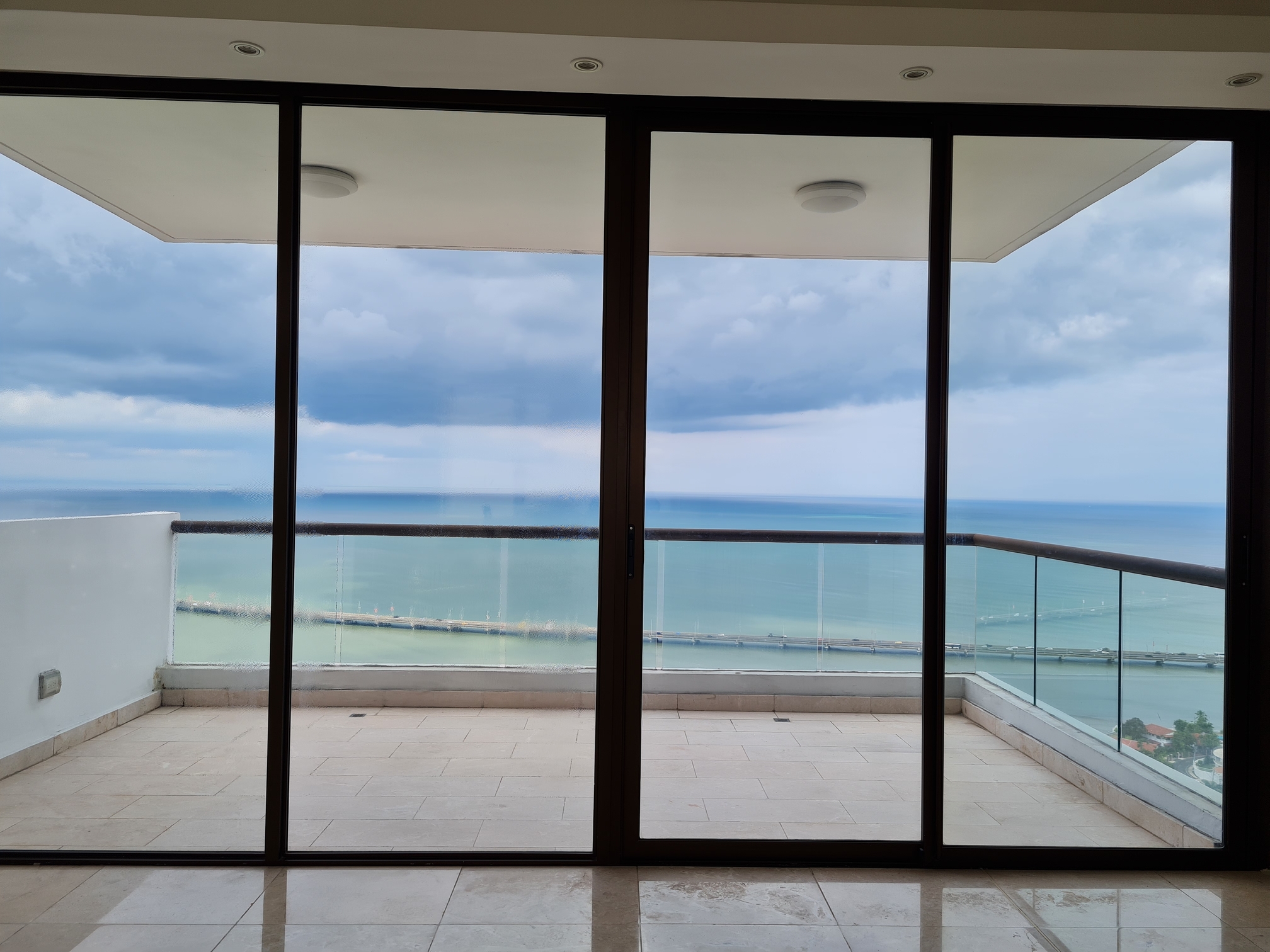 Live in luxury at Dal Mare, Coco del Mar – Call now!