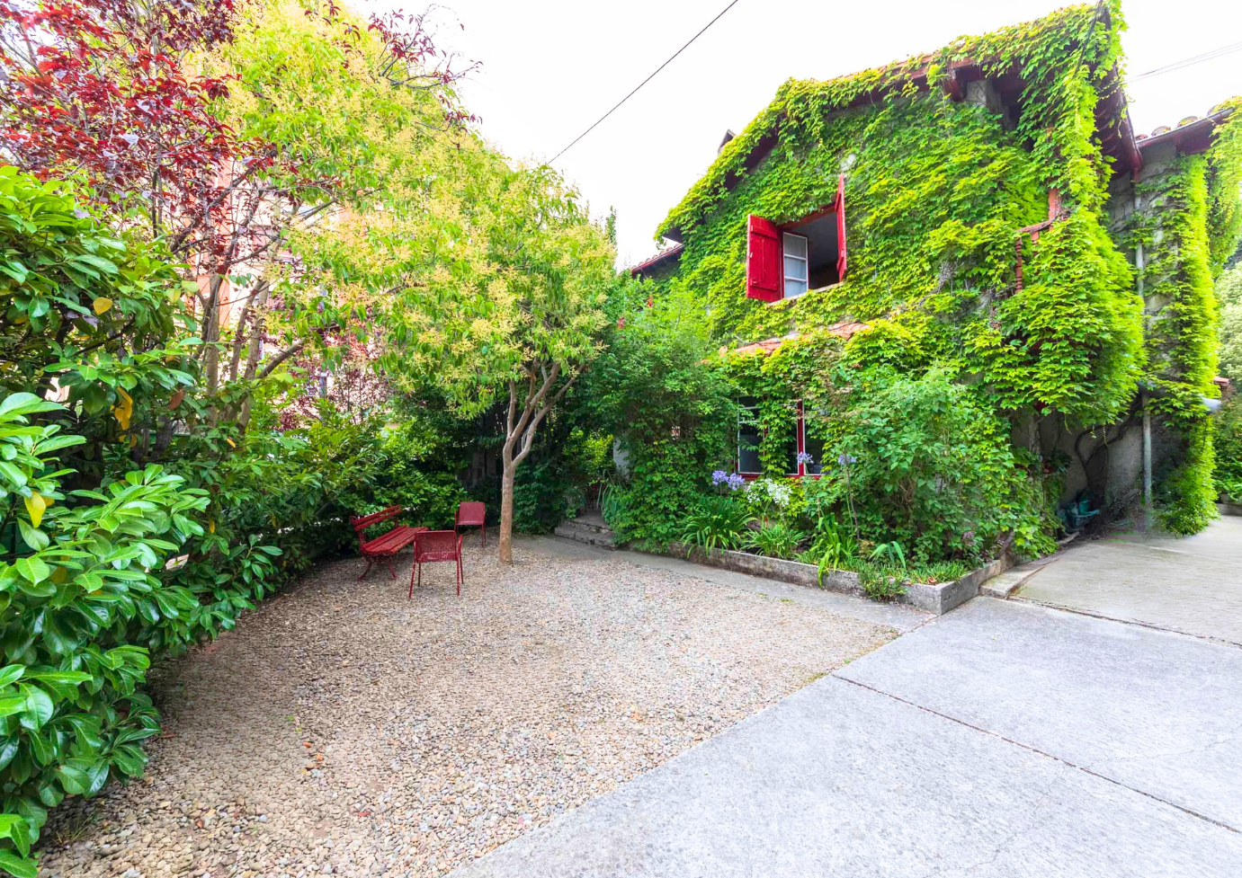 Casa con amplio jardín en el II Ensanche