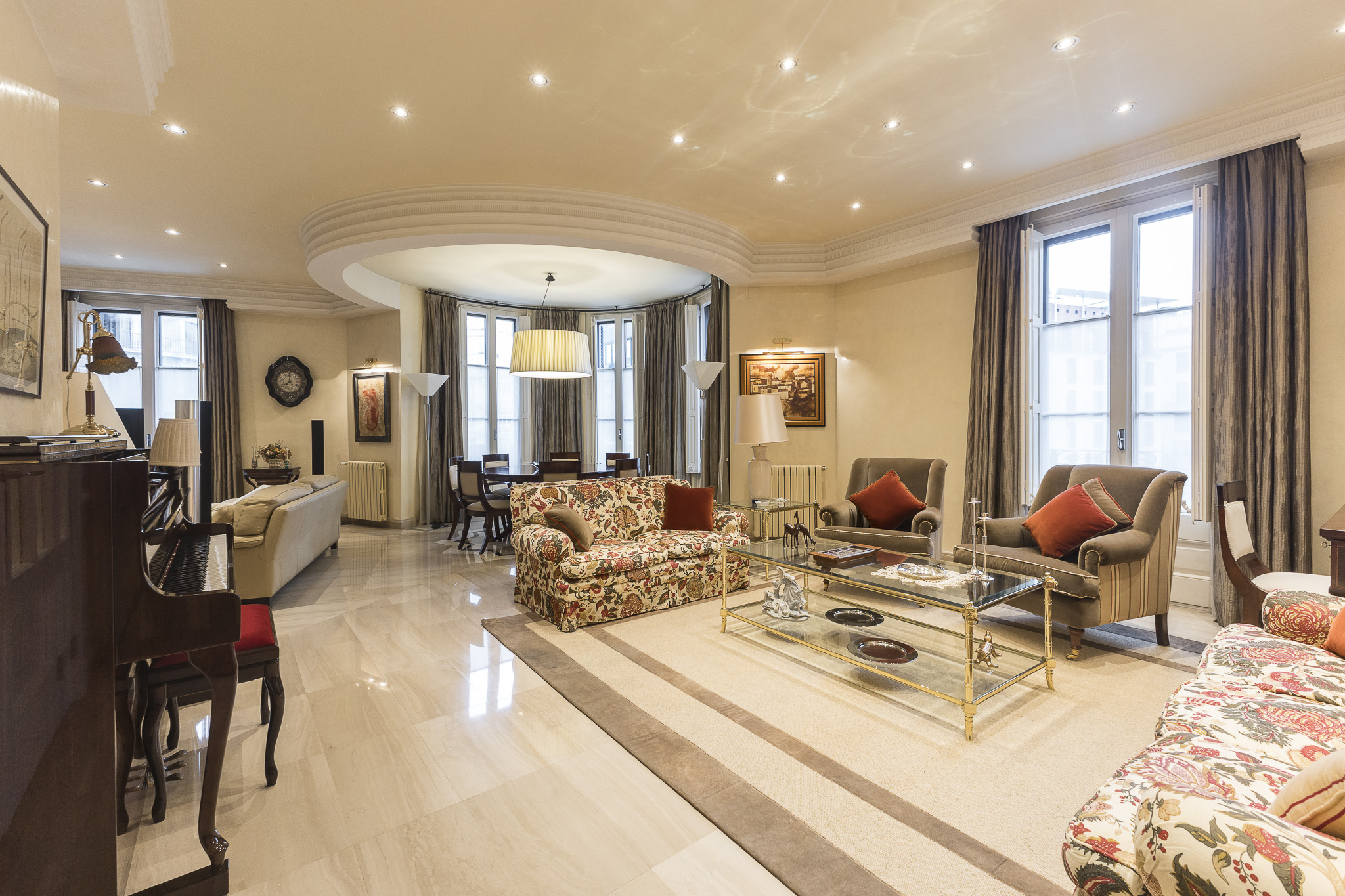 Exclusive apartment on Ronda Universitat
