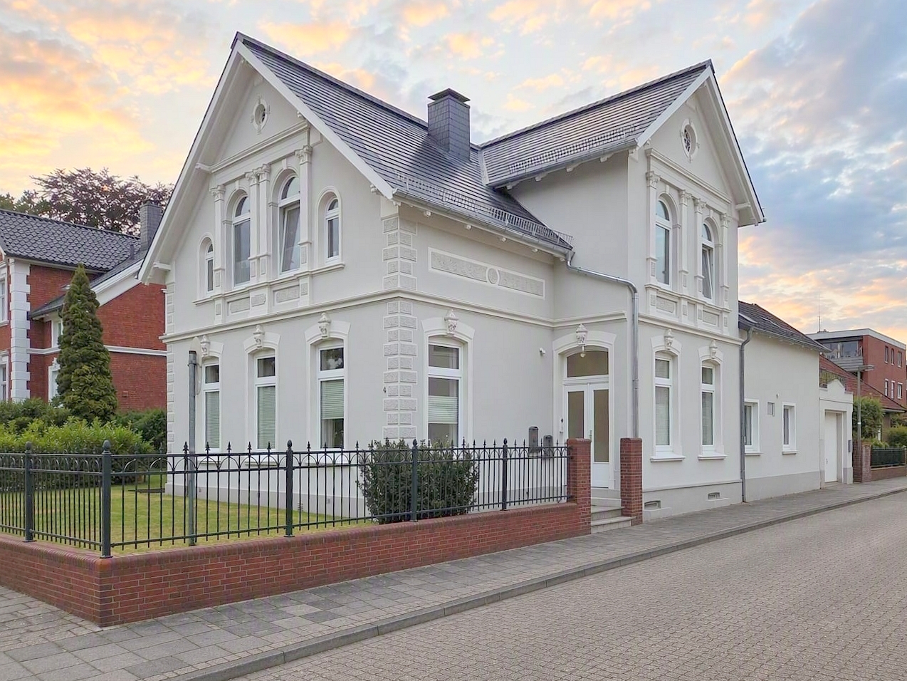 Historischer Charme trifft modernste Effizienz – Stilvolle Obergeschosswohnung im sanierten Kulturdenkmal