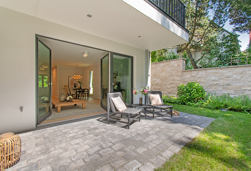 Family-friendly garden apartment!