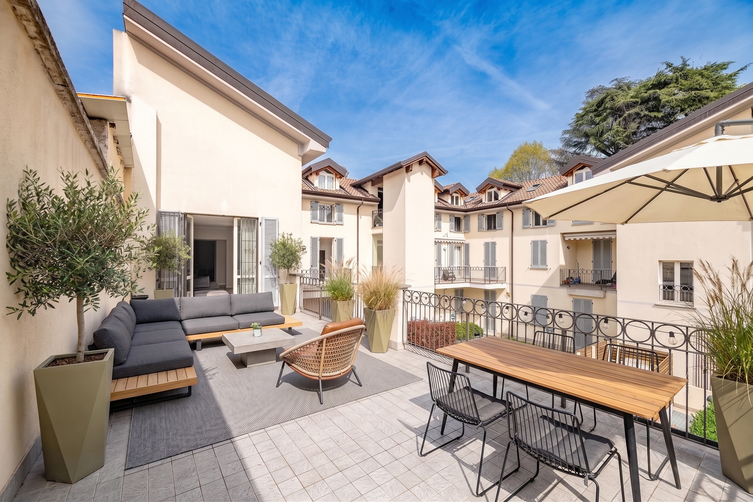 Exclusive apartment in center of Seregno