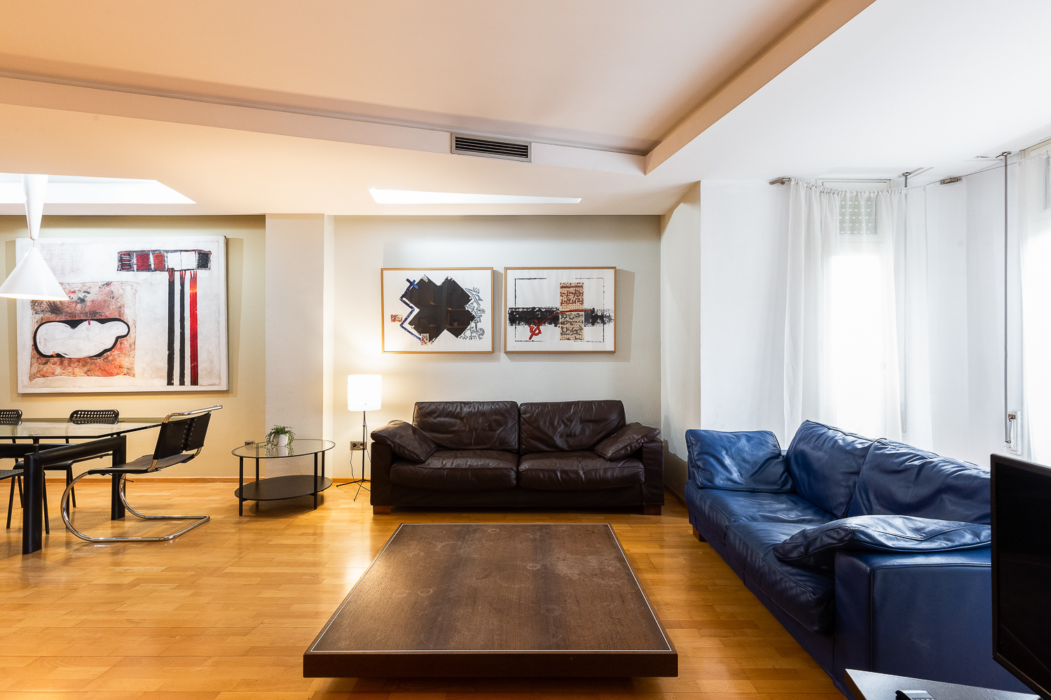 Spacious three-bedroom home in a classic building on Gran Vía Fernando el Católico