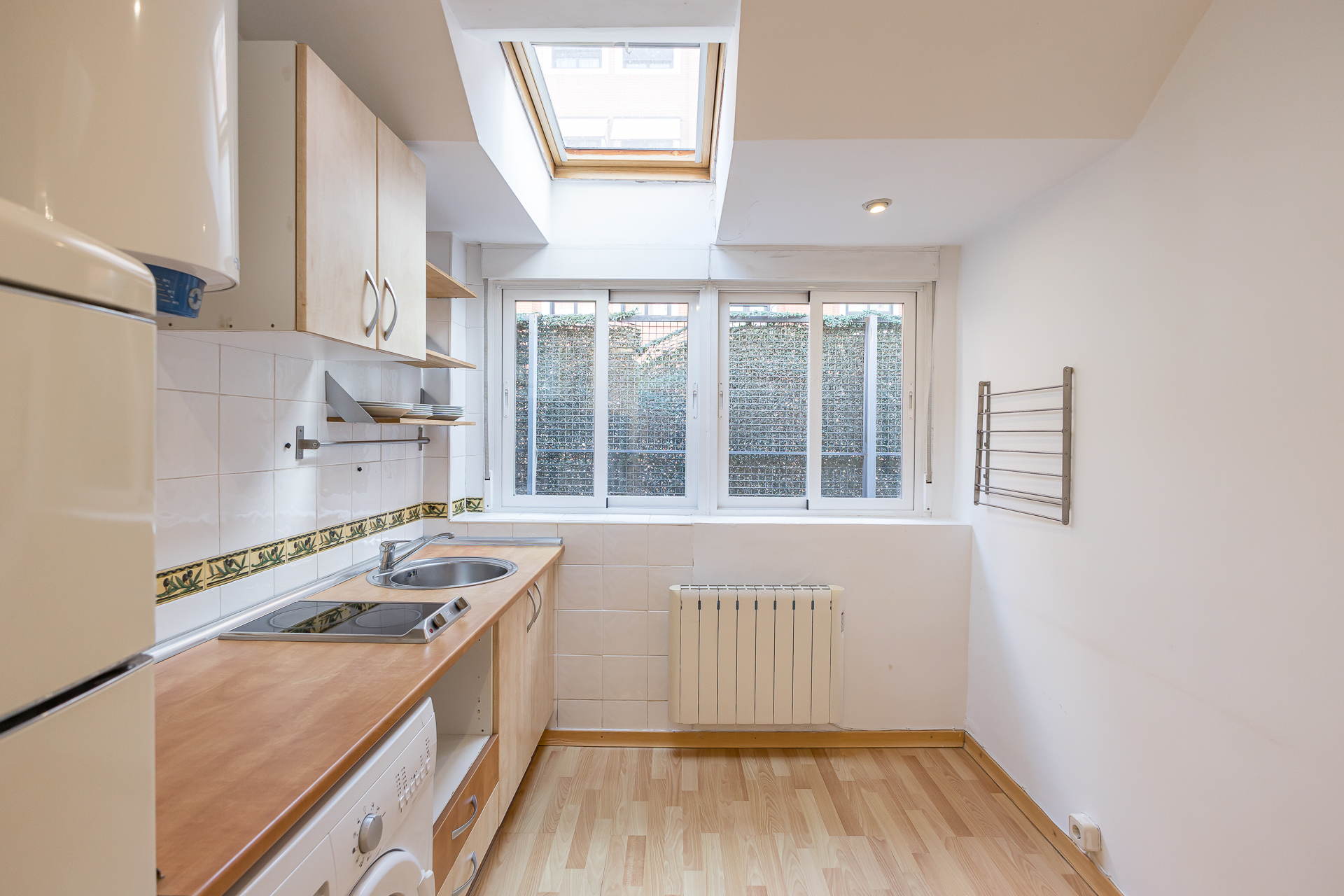 Convert a studio into a 1-bedroom apartment, 3 minutes from Matadero