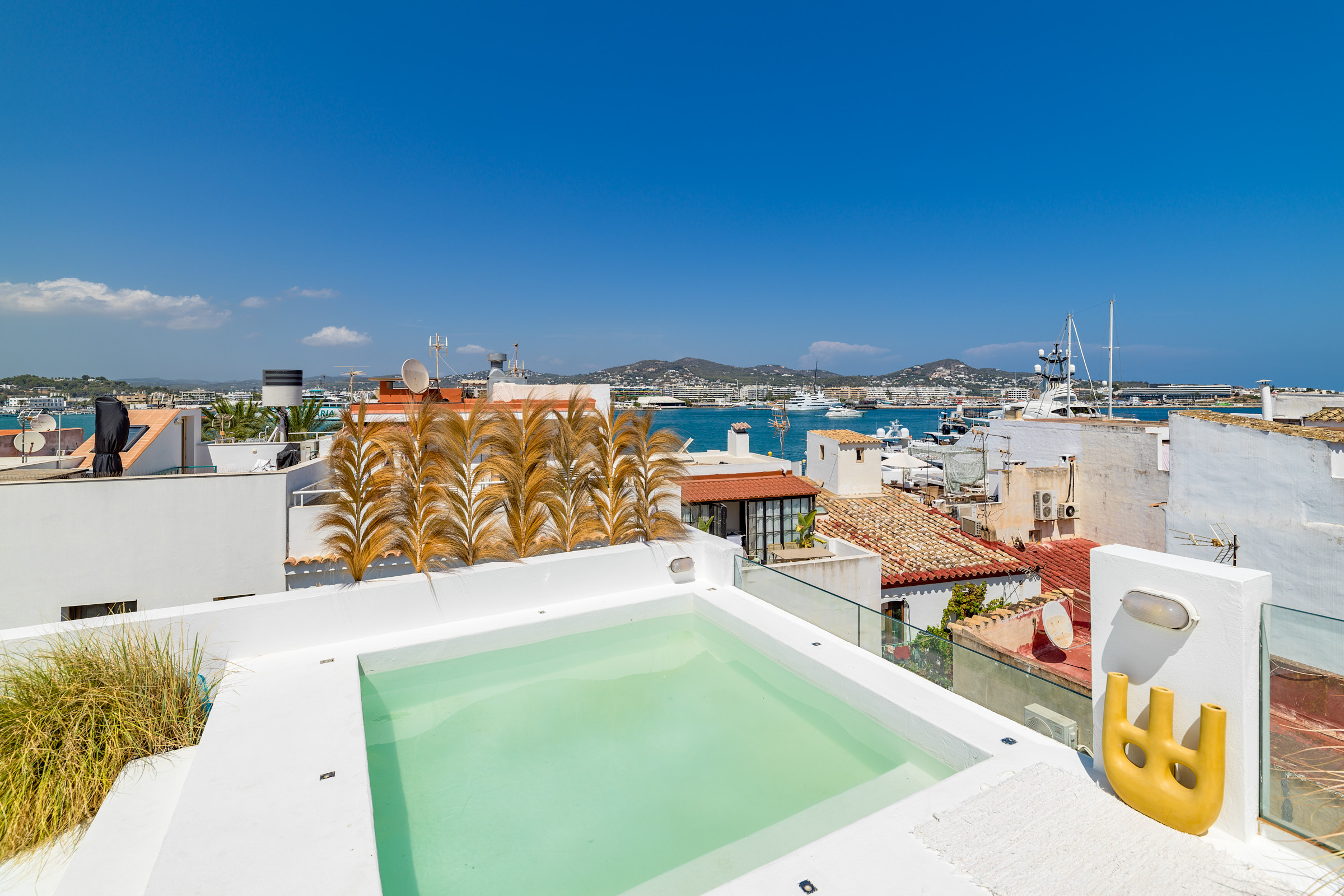 Exclusive duplex with private rooftop terrace