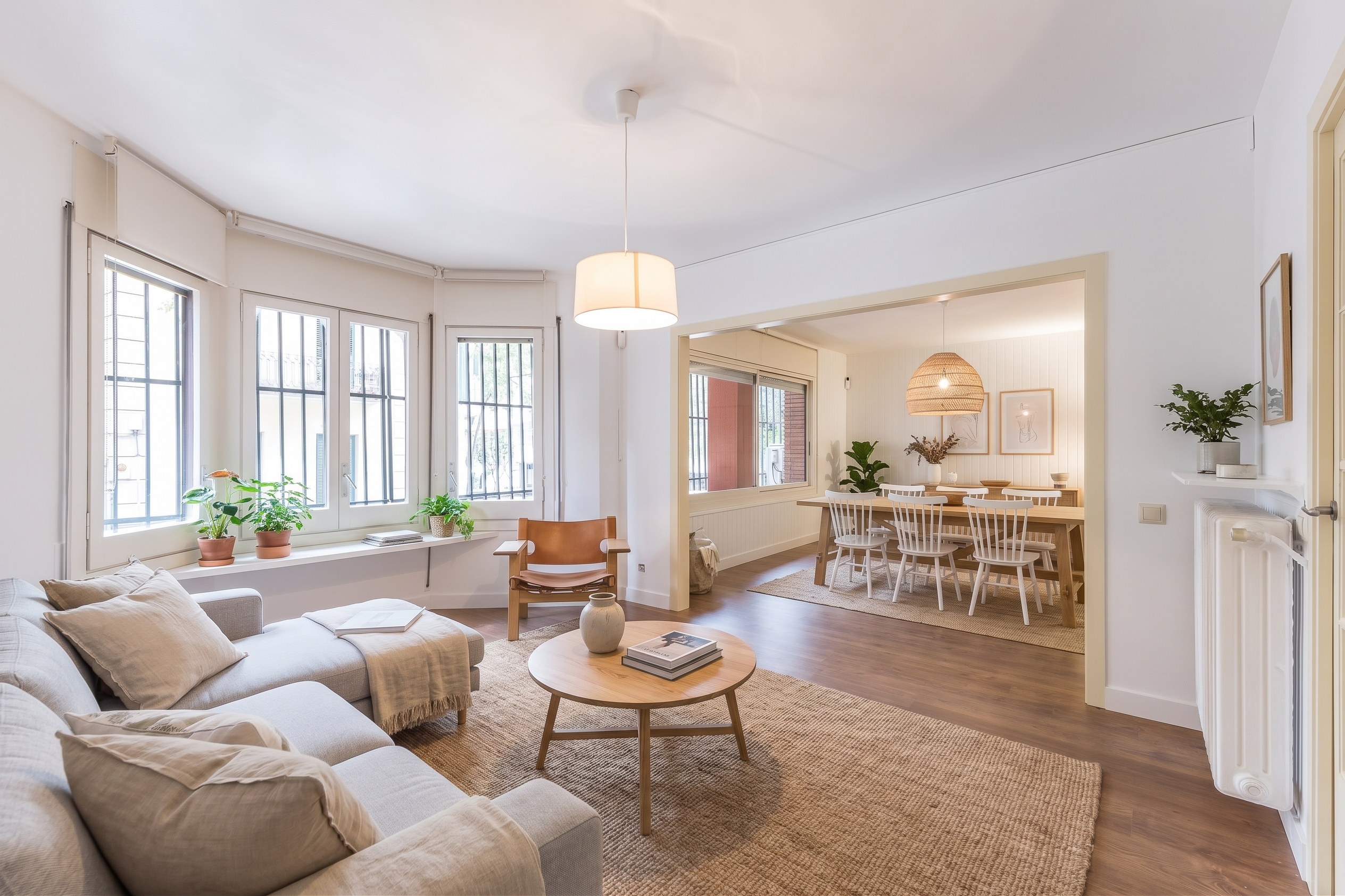 Comfortable, outward-facing apartment on a quiet street in Tres Torres [AI-modified]