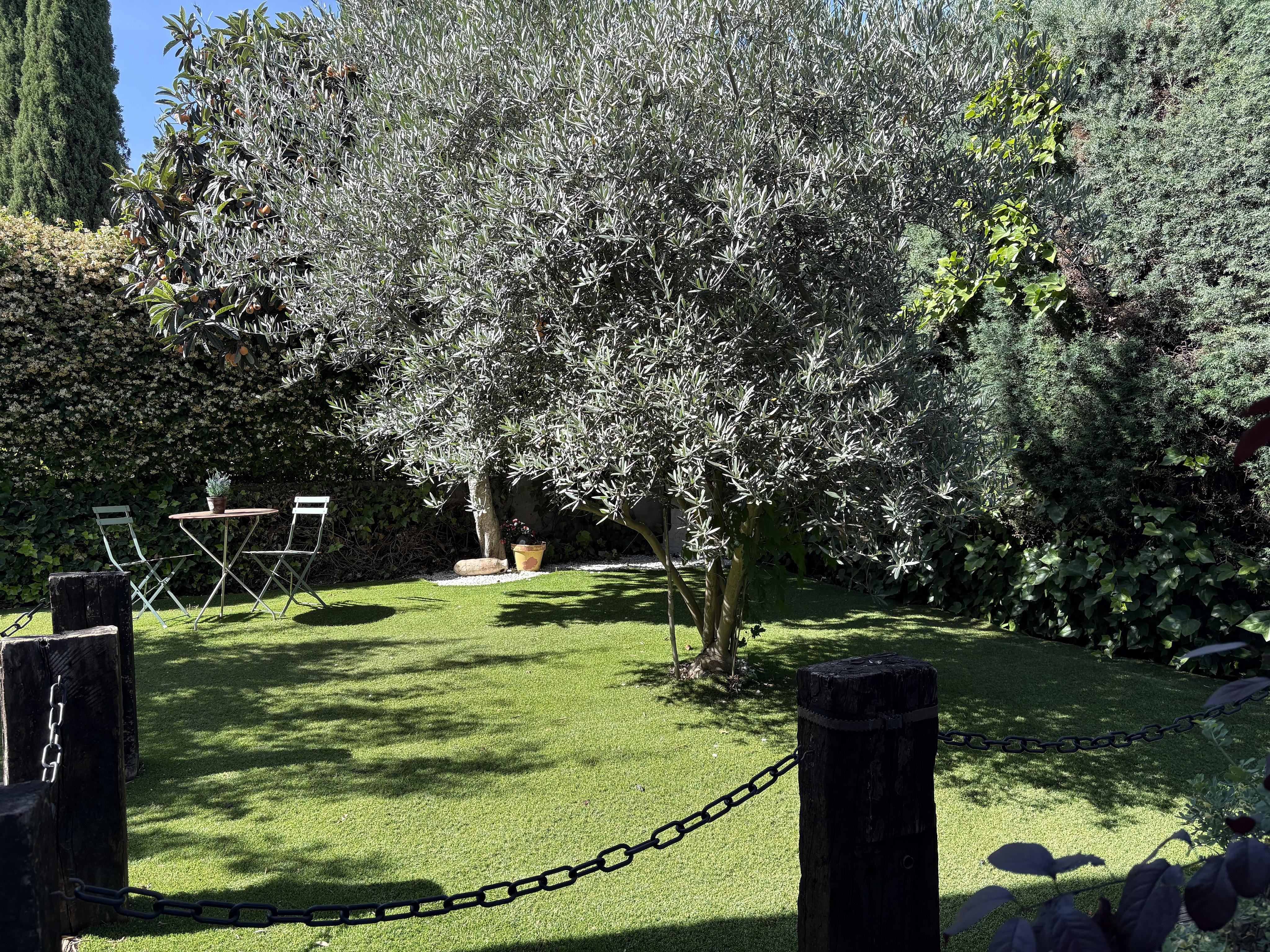 Exclusive French-inspired villa in Conde de Orgaz Park
