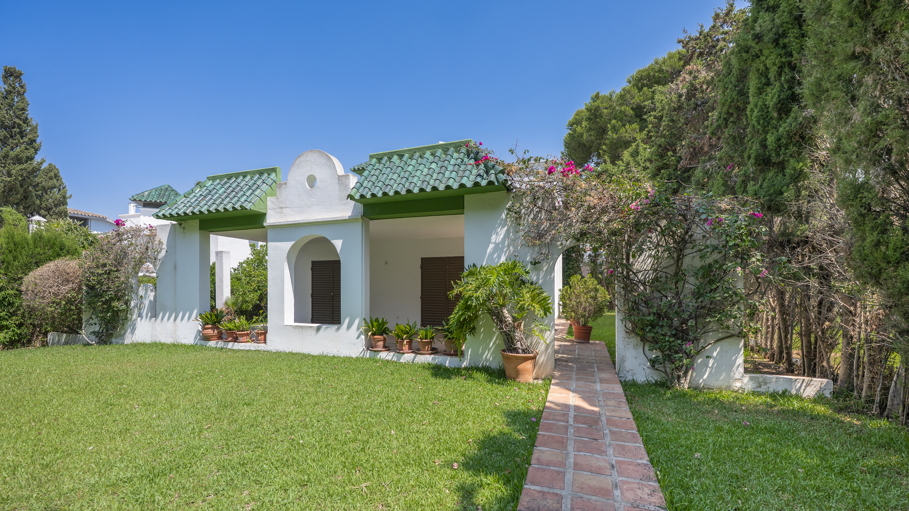 Mediterranean Living Just Steps from the Sea in Cabopino