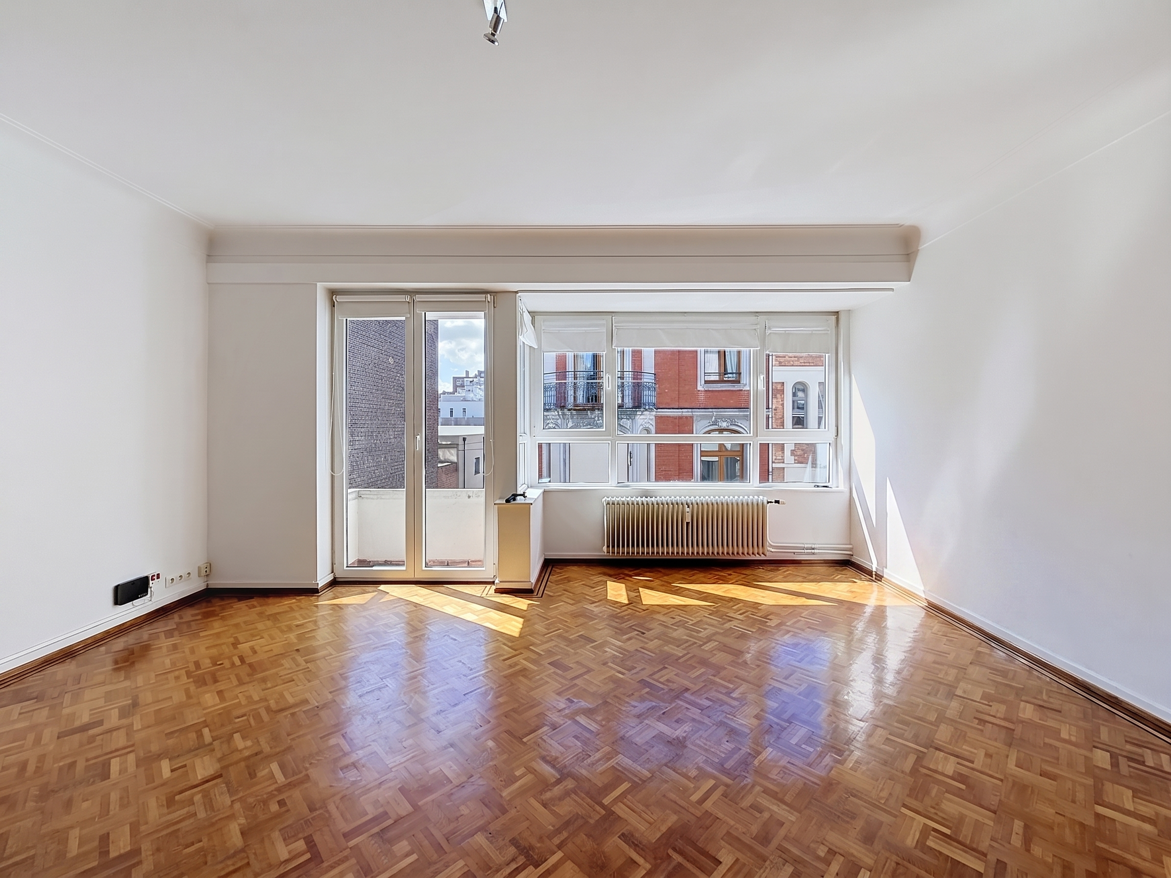 2-bedroom apartment with parking