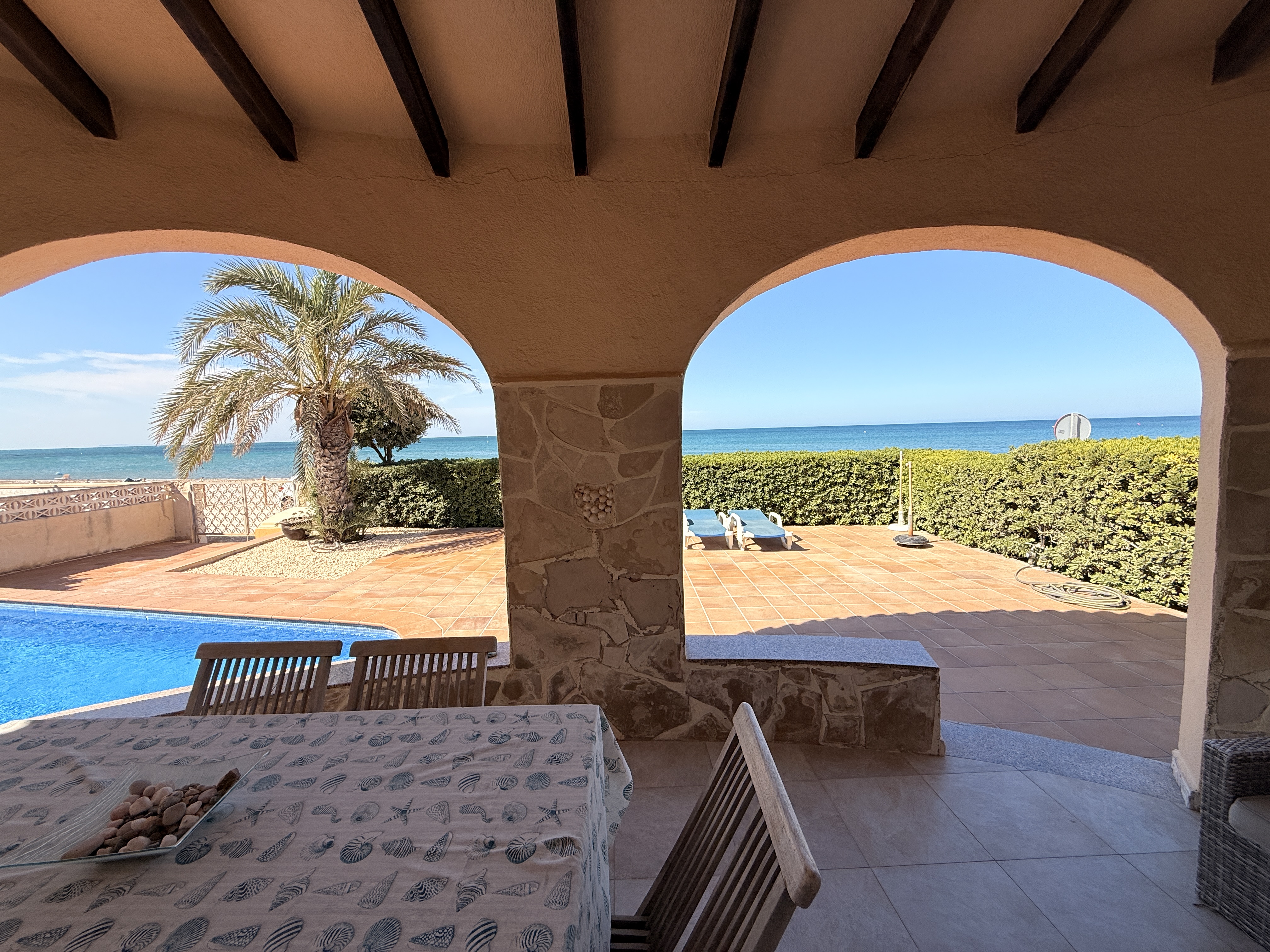 Exklusive Villa in erster Strandlinie in Els Poblets, Dénia