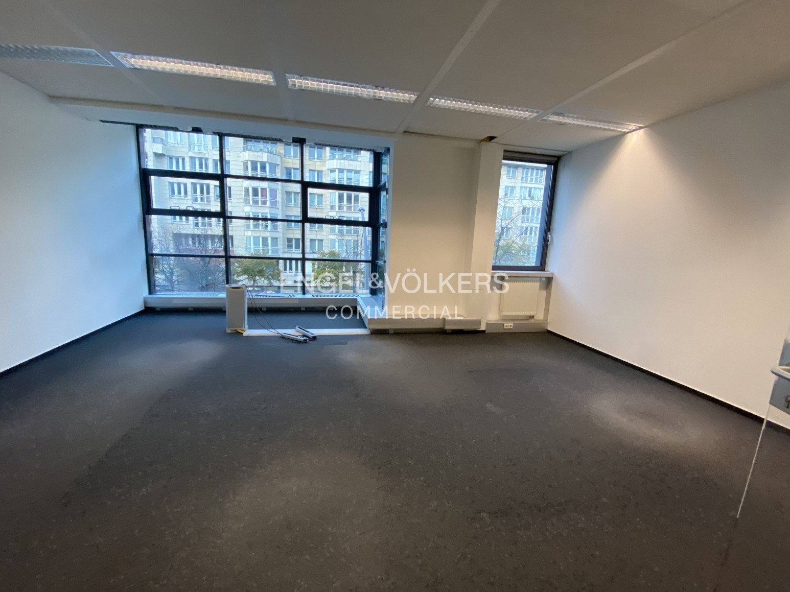 Kleines Büro kurzfristig bezugsfertig