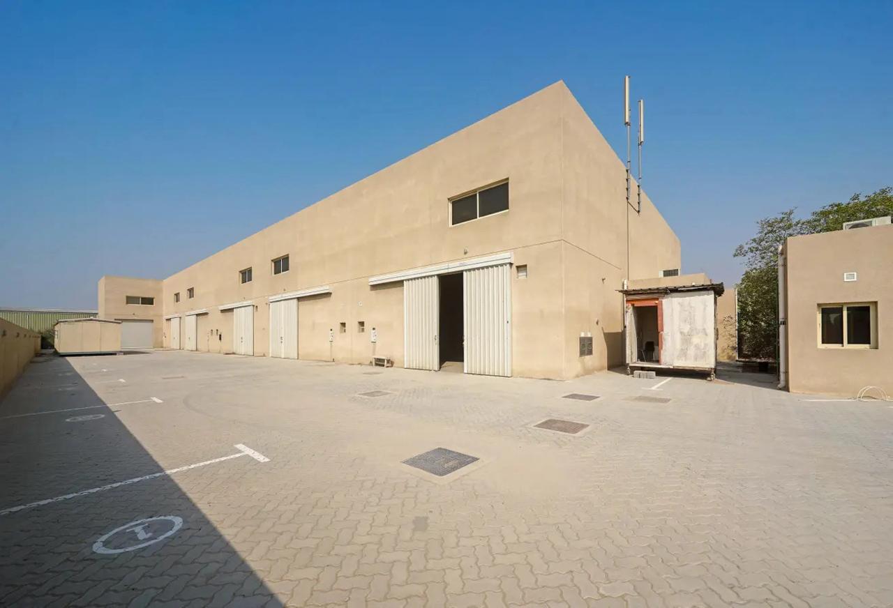 Clean Warehouse | Mezzanine | Sliding Doors