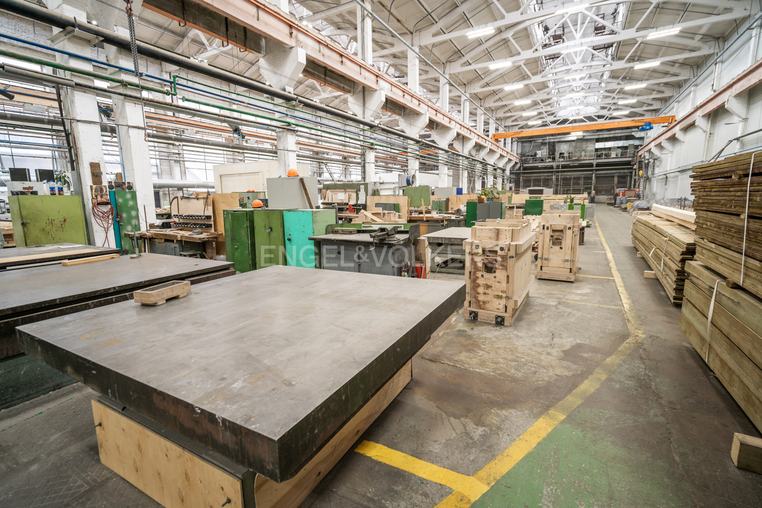 4.000 m²  Halle | 6 Krane | 2 Tore | GI-Gebiet