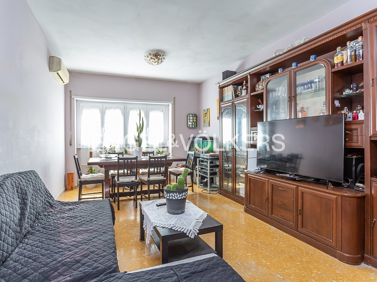 Magliana, bright 3-room apartment with balcony