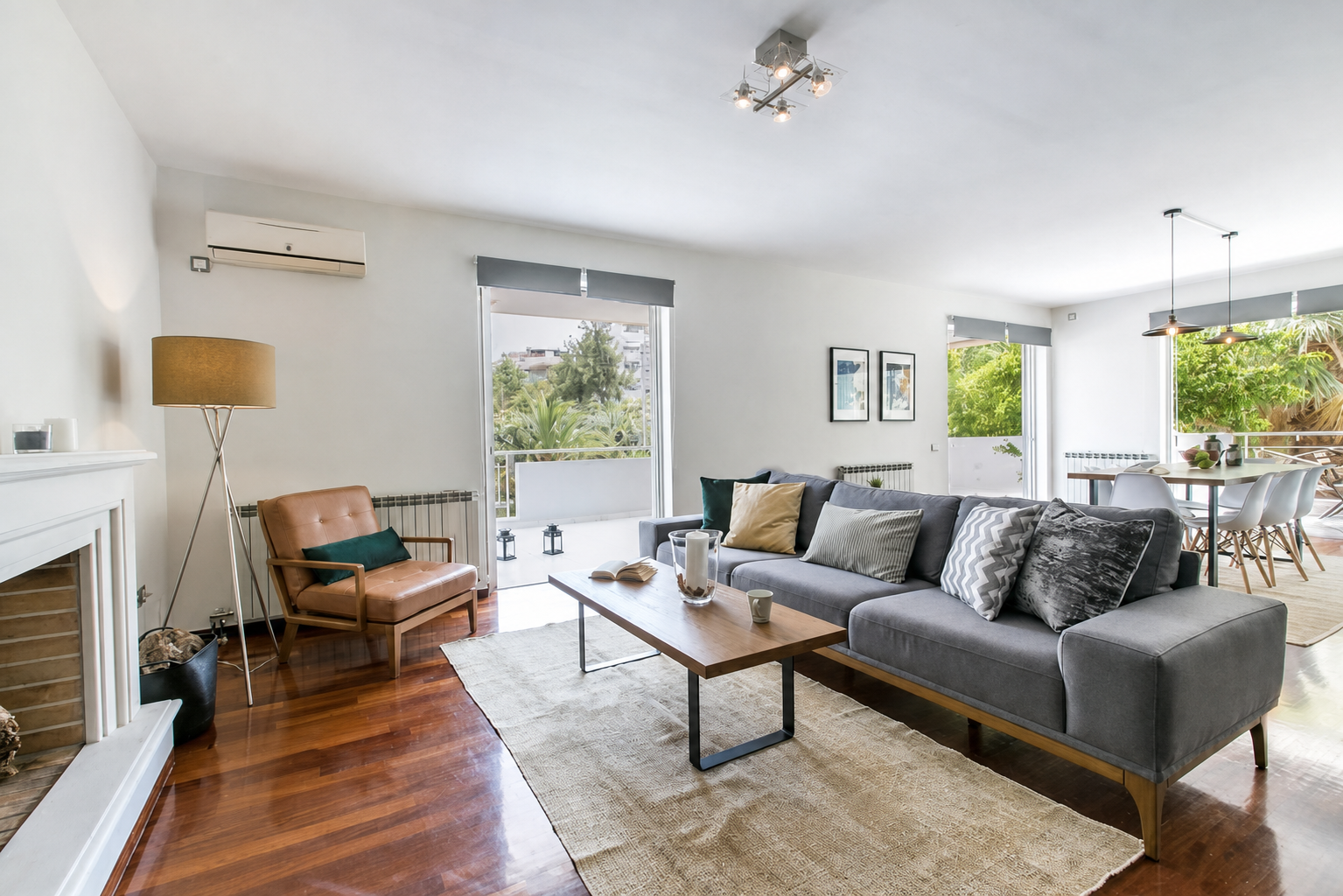 Bright Corner Apartment in the Heart of Glyfada