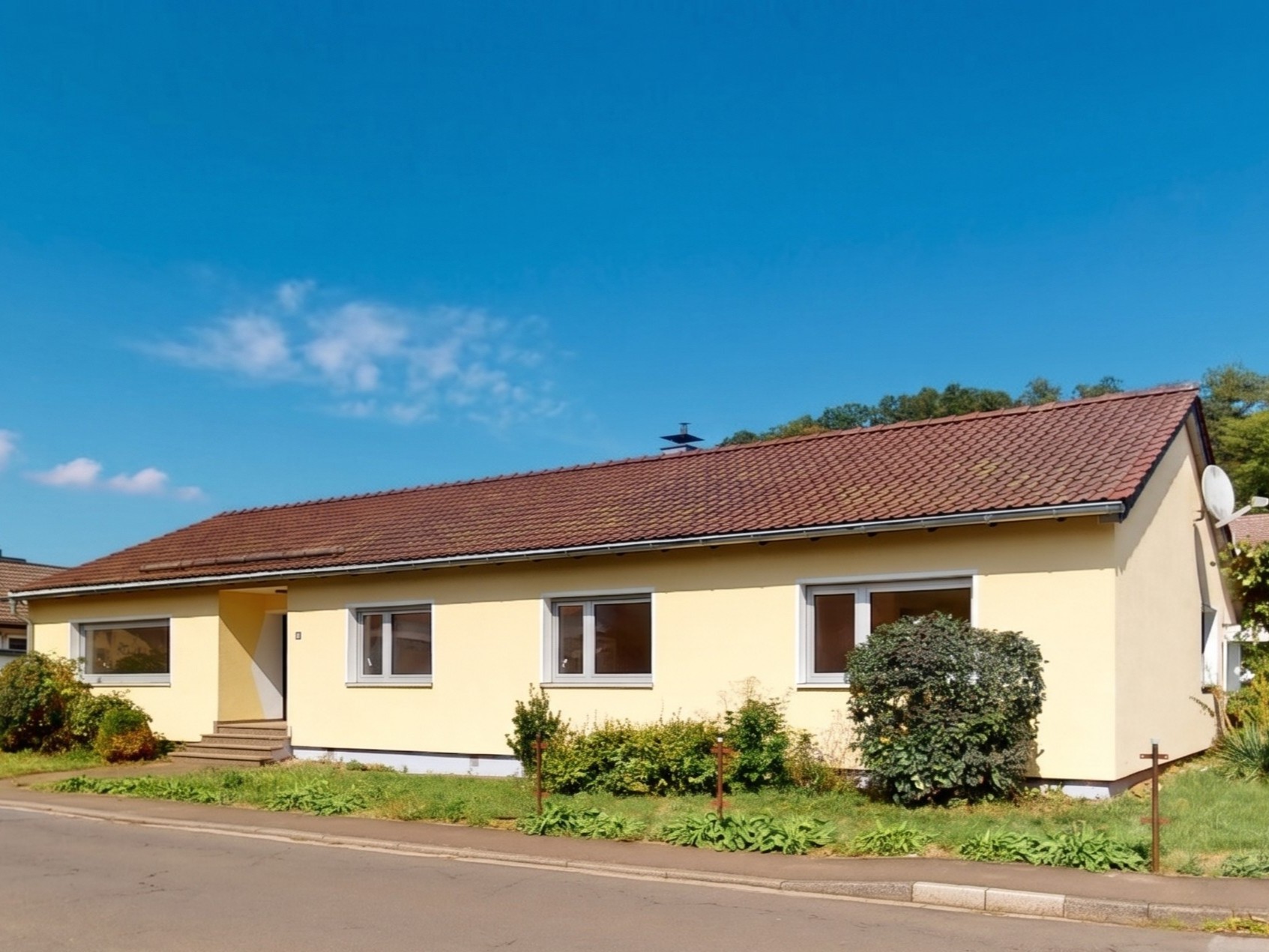 Wohnen auf einer Ebene - modernisierter Bungalow in Kall