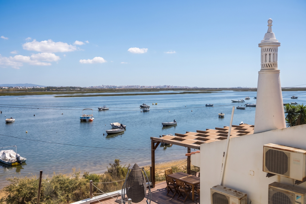 2-Bedroom Apartment with Sea Views in Praia de Faro