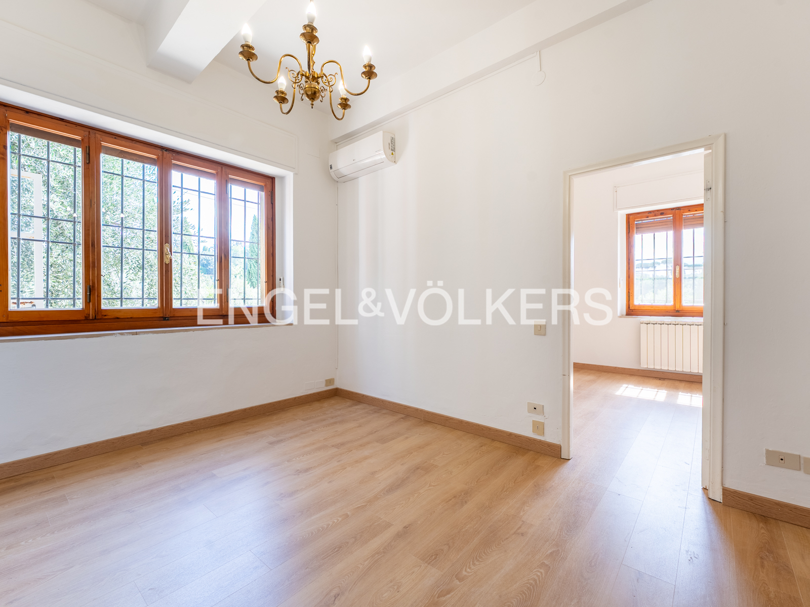 Tastefully renovated one-bedroom apartment with garden and panoramic views in Bellosguardo