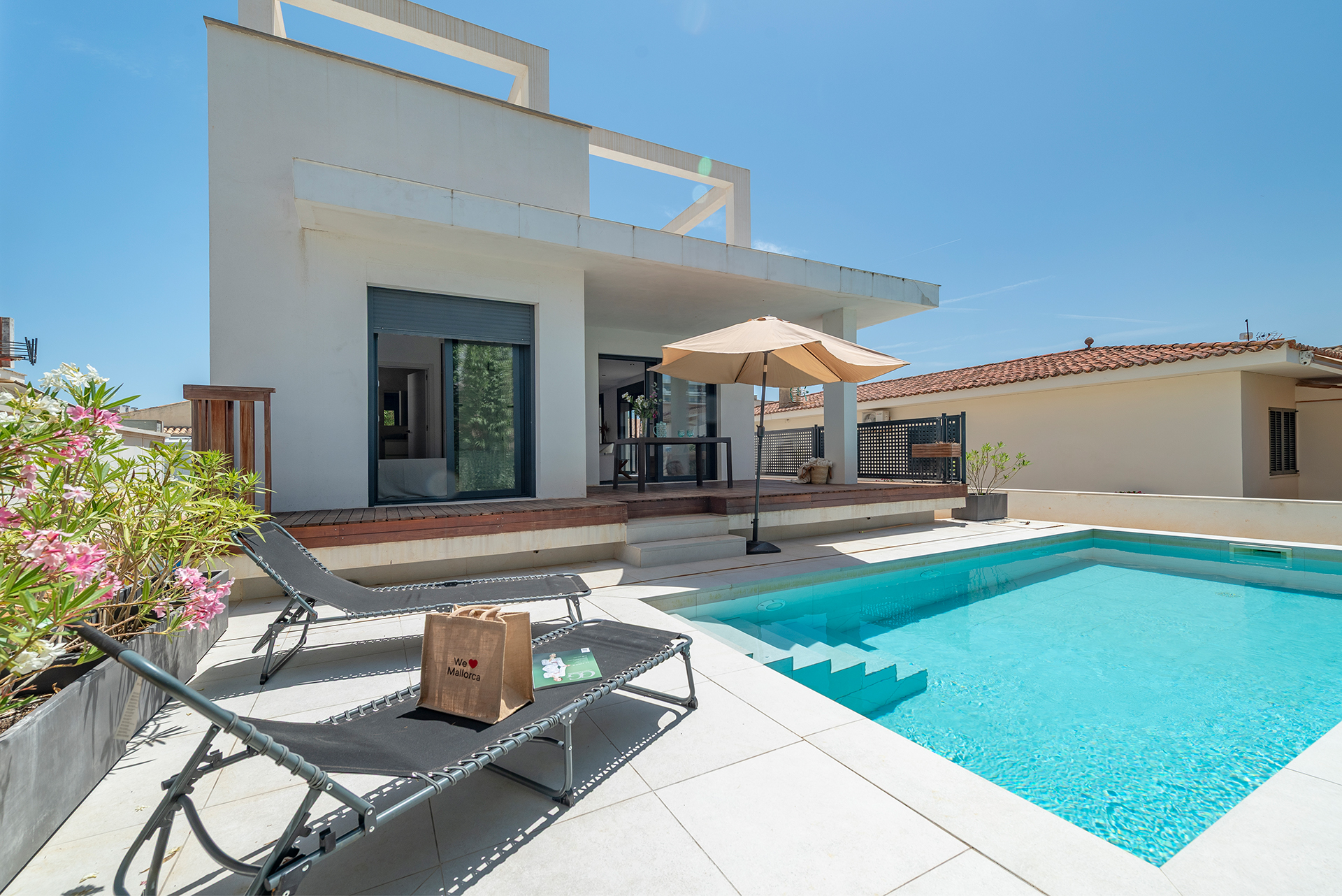 Moderne Villa mit 3 Schlafzimmern und Pool nahe Strand und See
