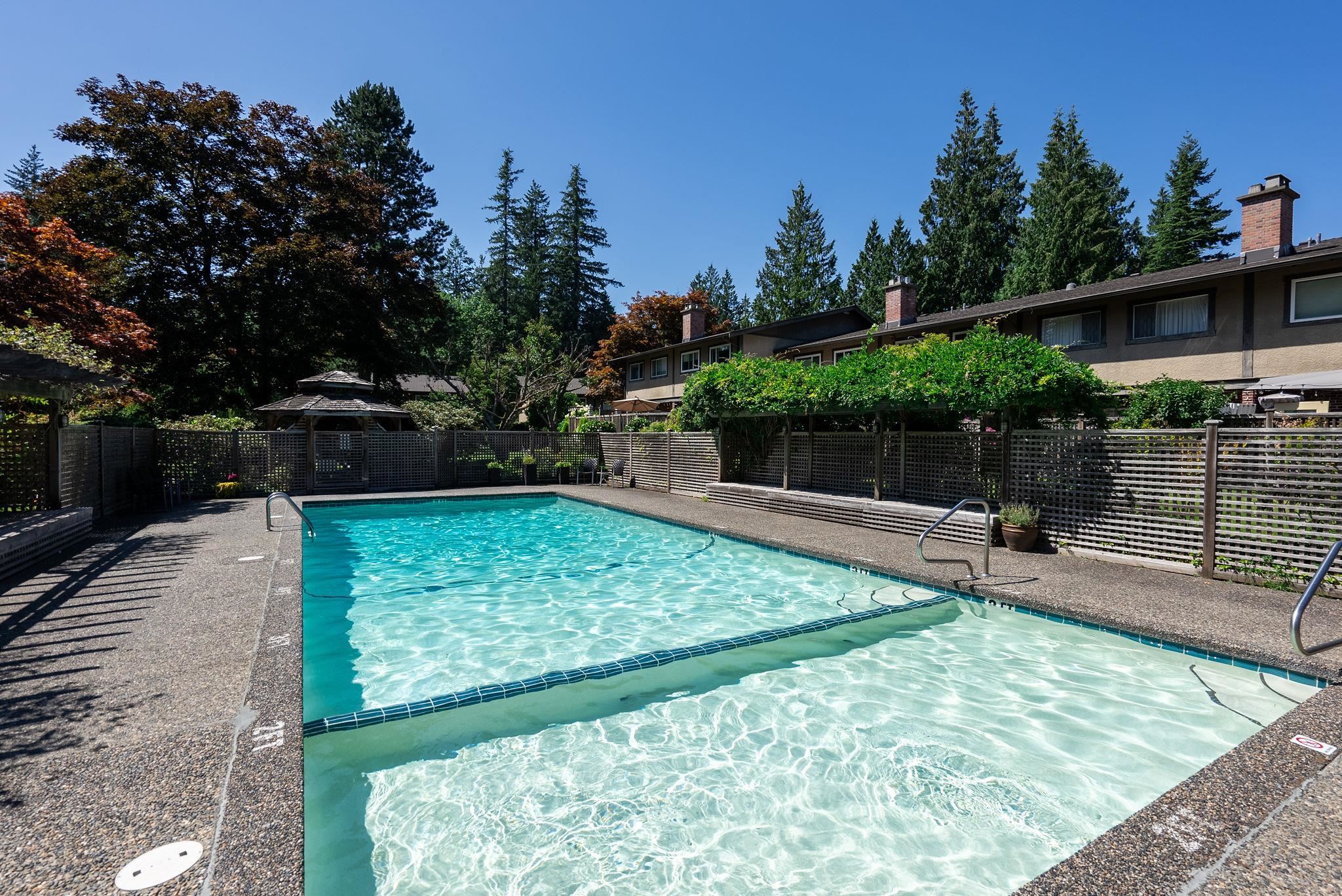 Spacious Townhome in Edgemont Village